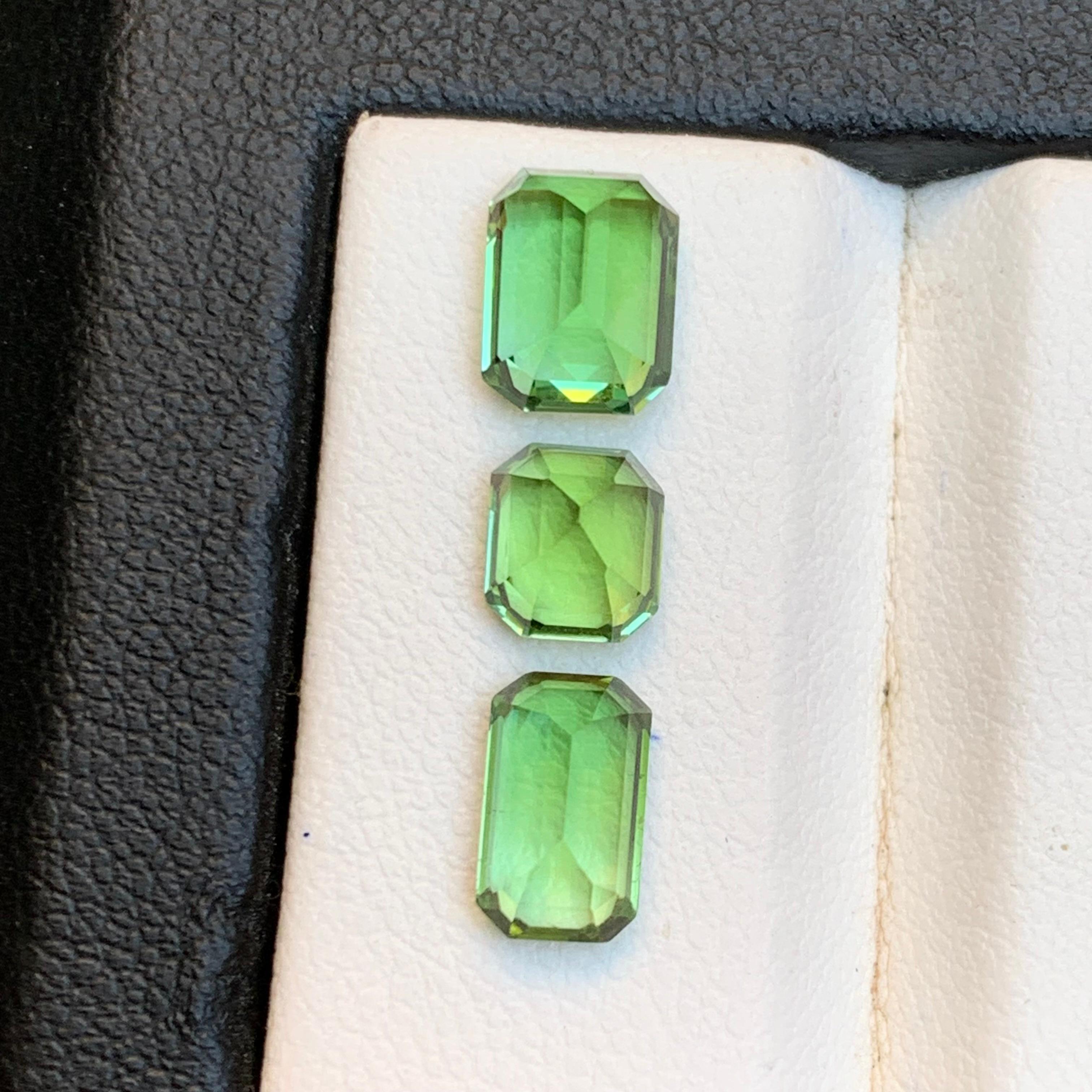 Vivid Green Tourmaline 4.03 Ct Emerald Cut Natural Loose Gemstone Parcel-Jewelry en vente 2