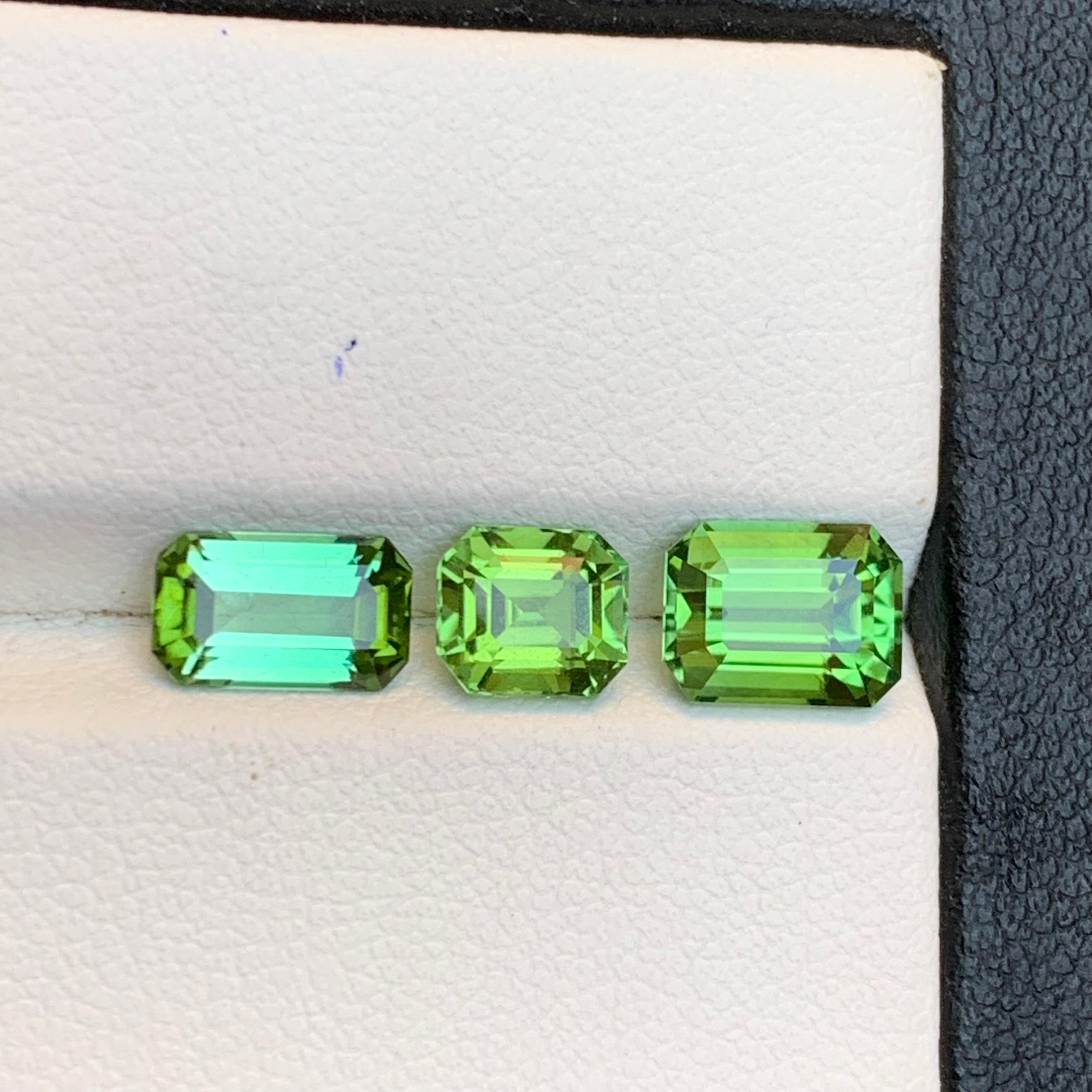 Vivid Green Tourmaline 4.03 Ct Emerald Cut Natural Loose Gemstone Parcel-Jewelry en vente 3