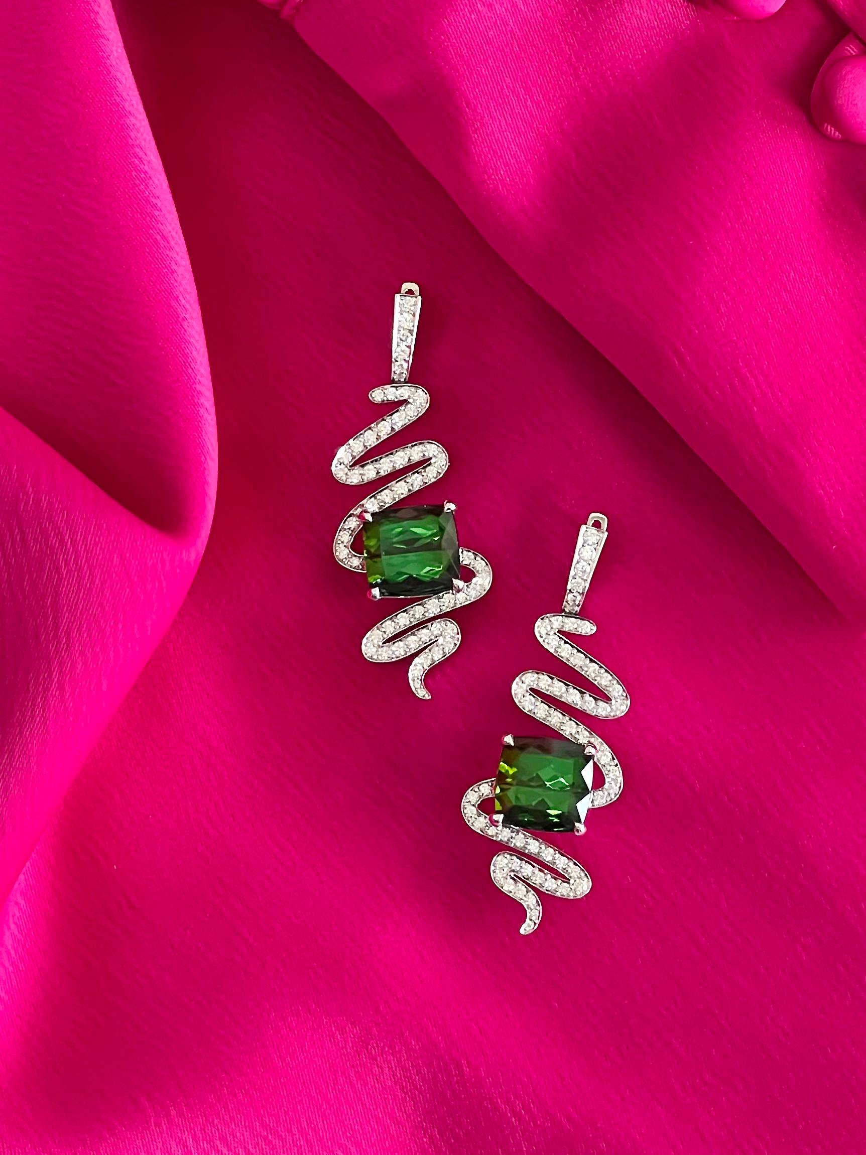 Vivid Brazilian Green Tourmaline and Diamond Spiral Earrings in 18k White Gold  For Sale 1