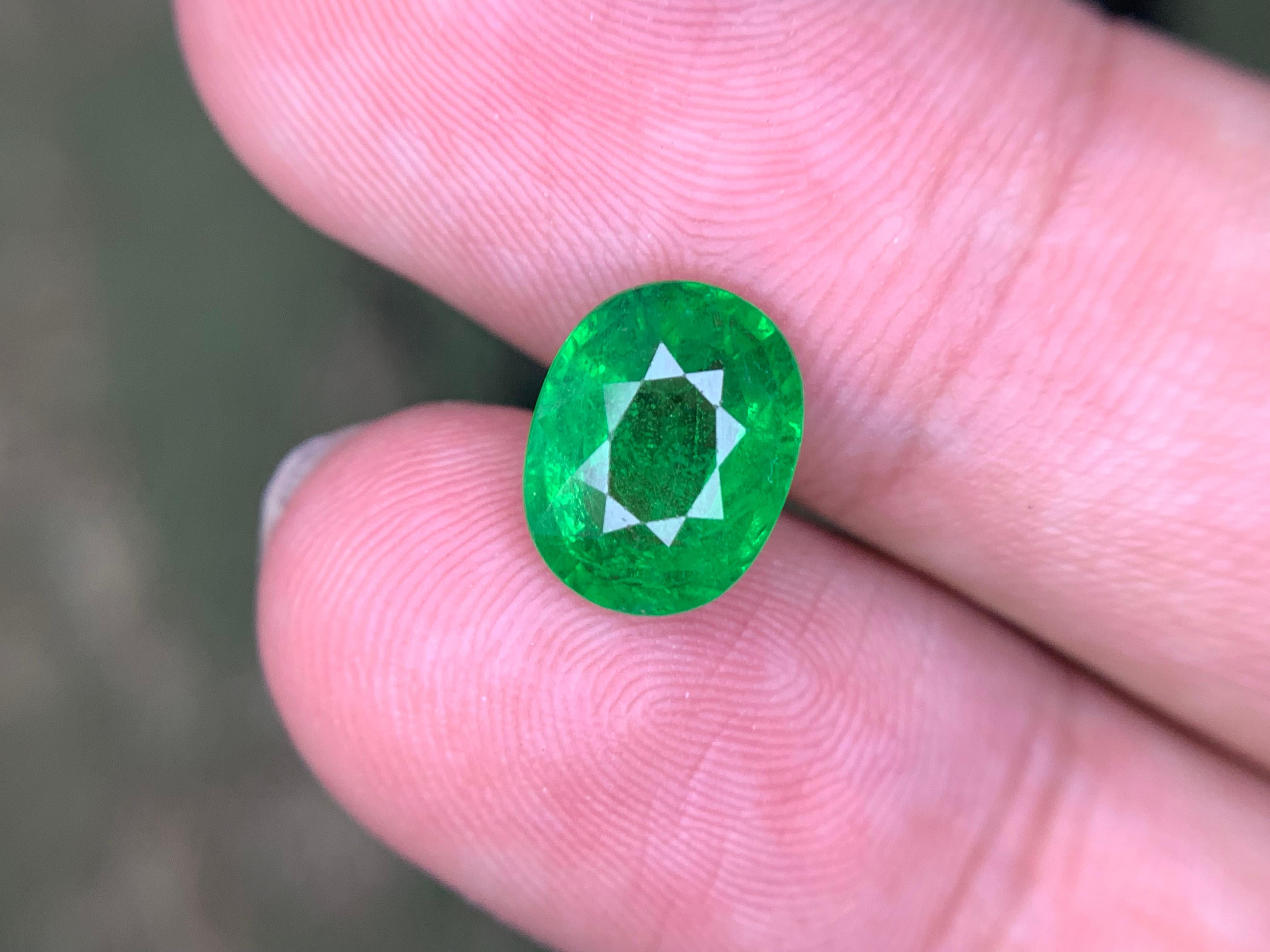 Granato Tsavorite Verde Vivido Gemma Naturale Sciolta 2,91 Ct Taglio Ovale per Anello in vendita 6