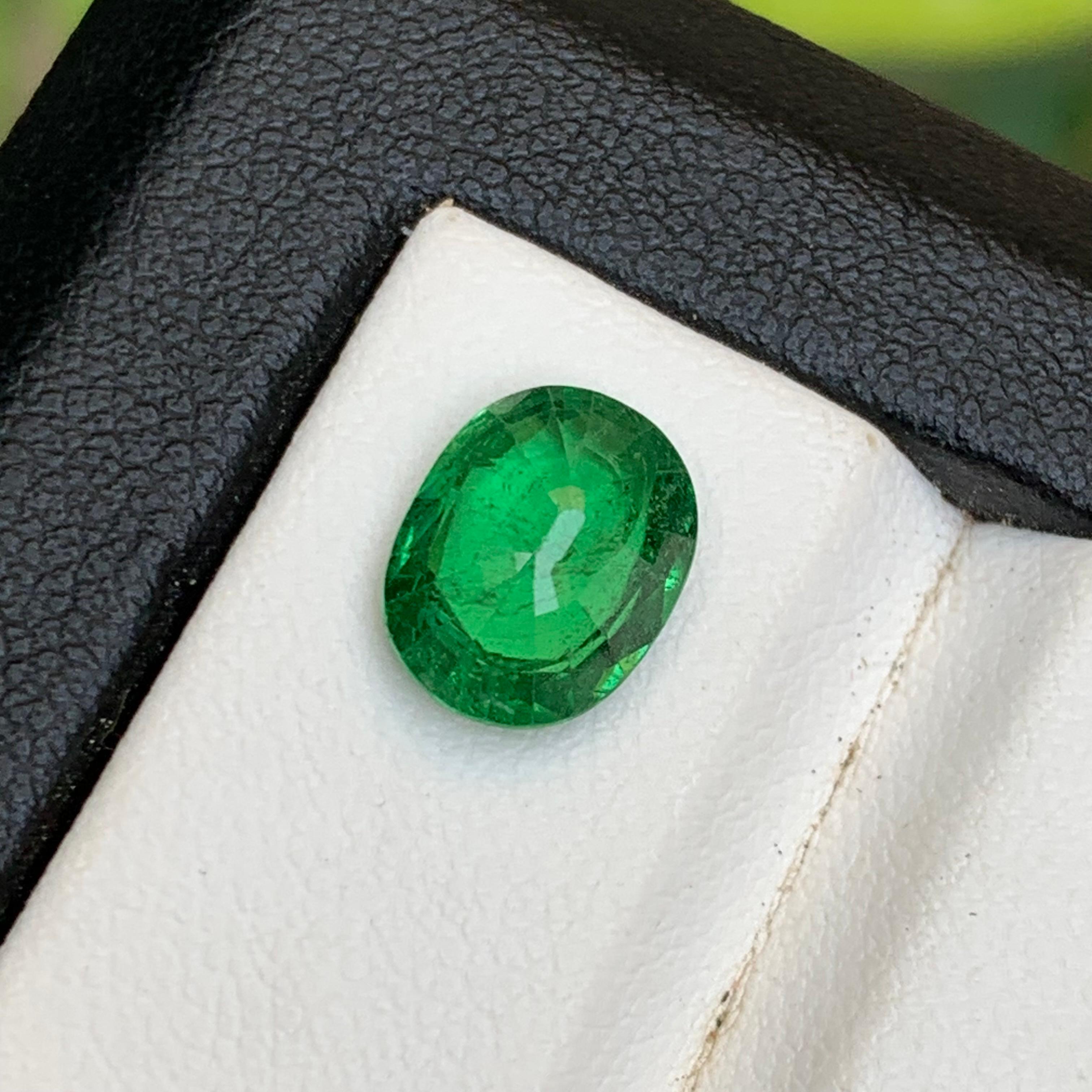 Granato Tsavorite Verde Vivido Gemma Naturale Sciolta 2,91 Ct Taglio Ovale per Anello In condizioni Nuovo in vendita a Peshawar, PK