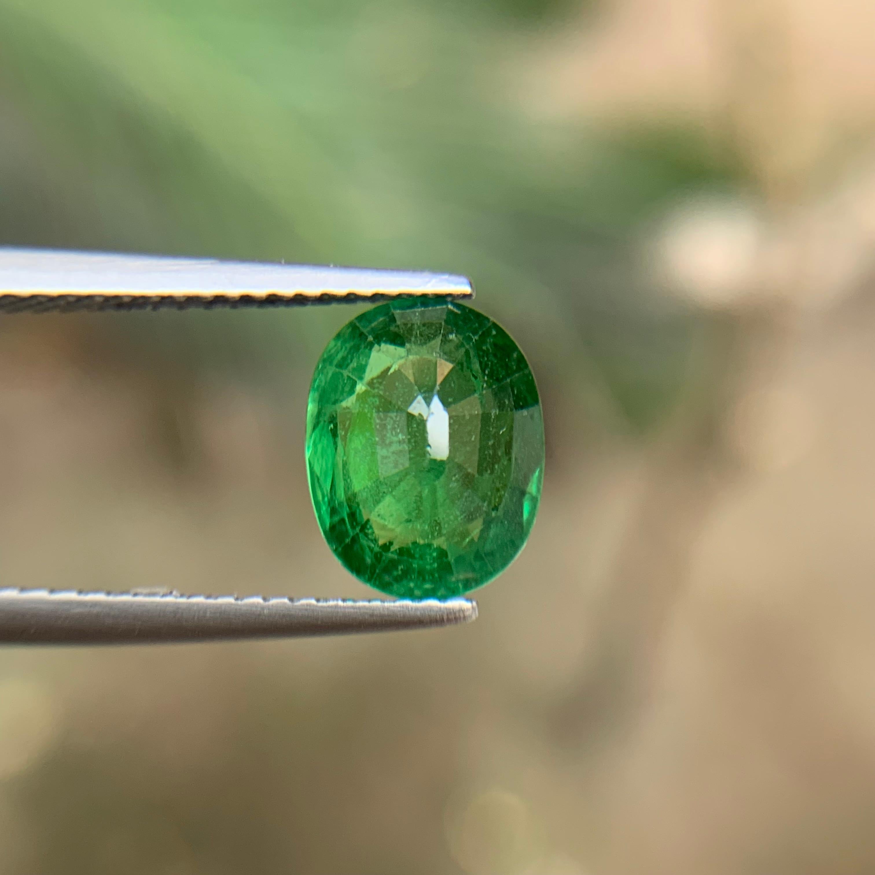 Granato Tsavorite Verde Vivido Gemma Naturale Sciolta 2,91 Ct Taglio Ovale per Anello in vendita 2