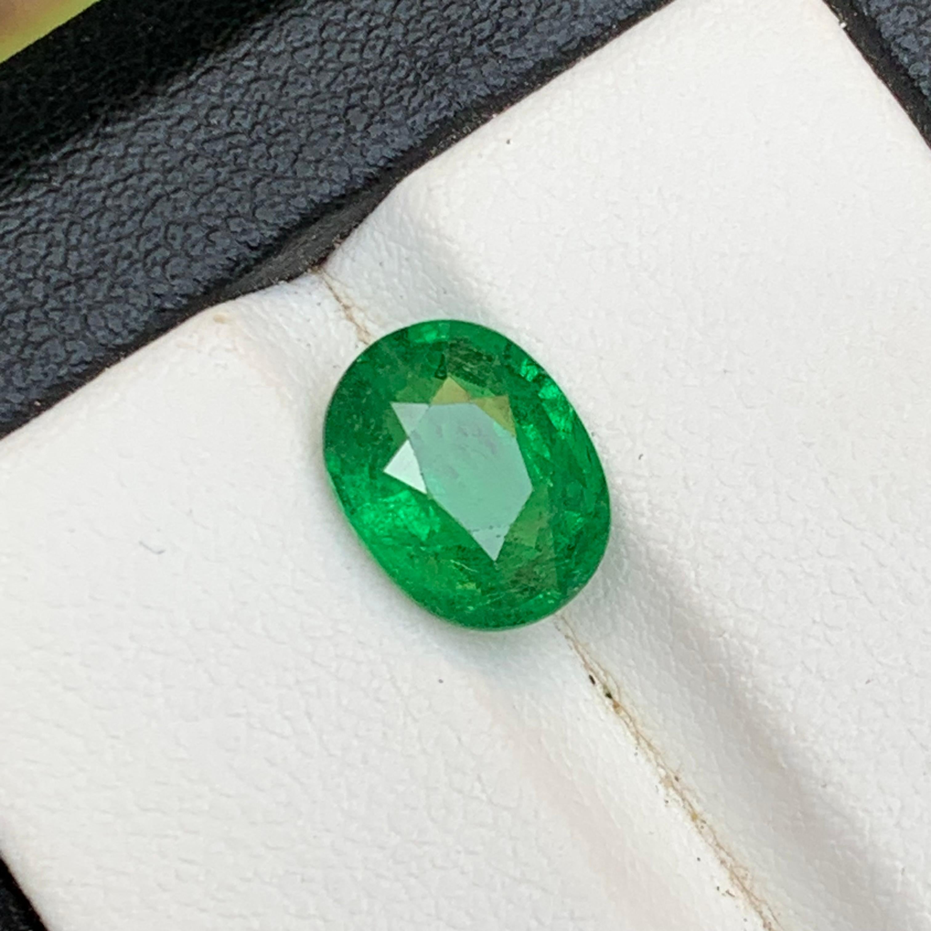 Granato Tsavorite Verde Vivido Gemma Naturale Sciolta 2,91 Ct Taglio Ovale per Anello in vendita 3