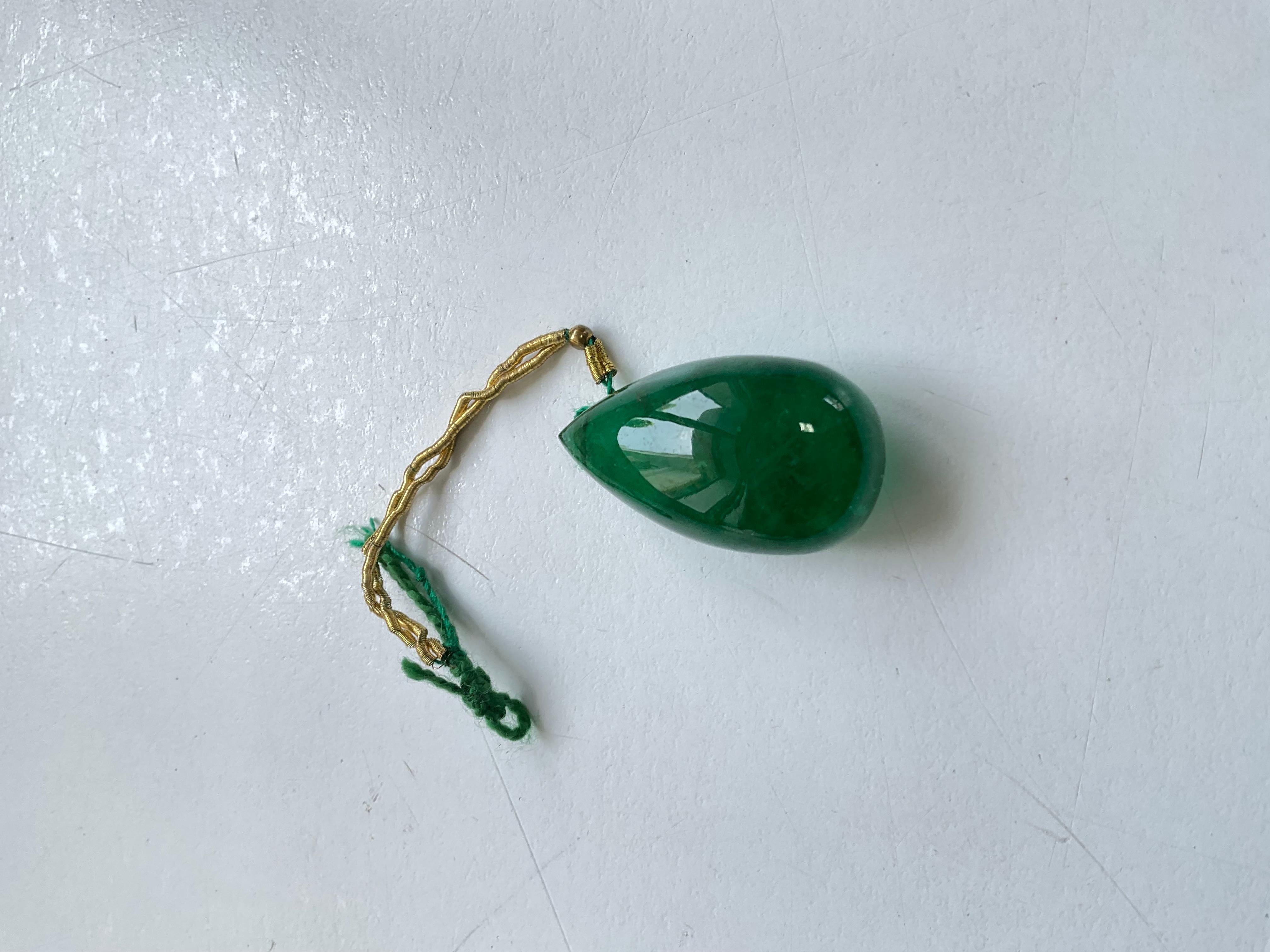 Lebendiges Grün Sambischer Smaragd  Tropfenstein aus natürlichem Edelstein für Schmuck (Art déco) im Angebot