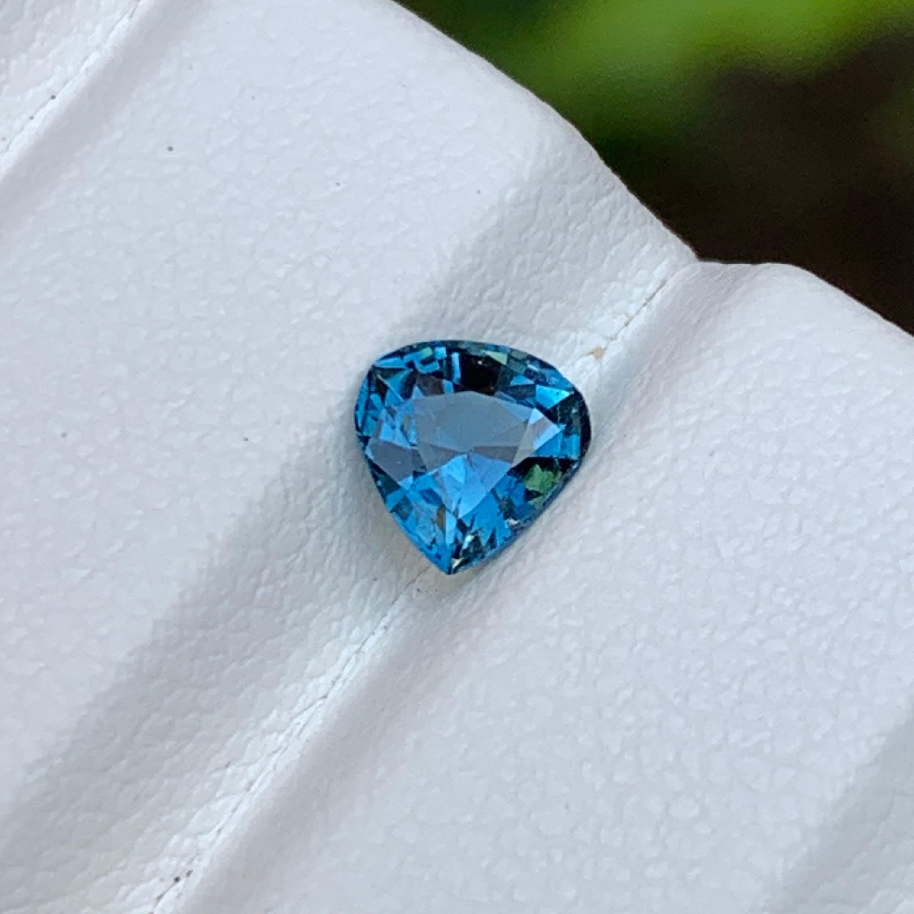Vivid Inky Blue Natural Tourmaline Ring Gemstone 0.65 Ct Pear Cut for Jewelry For Sale 5