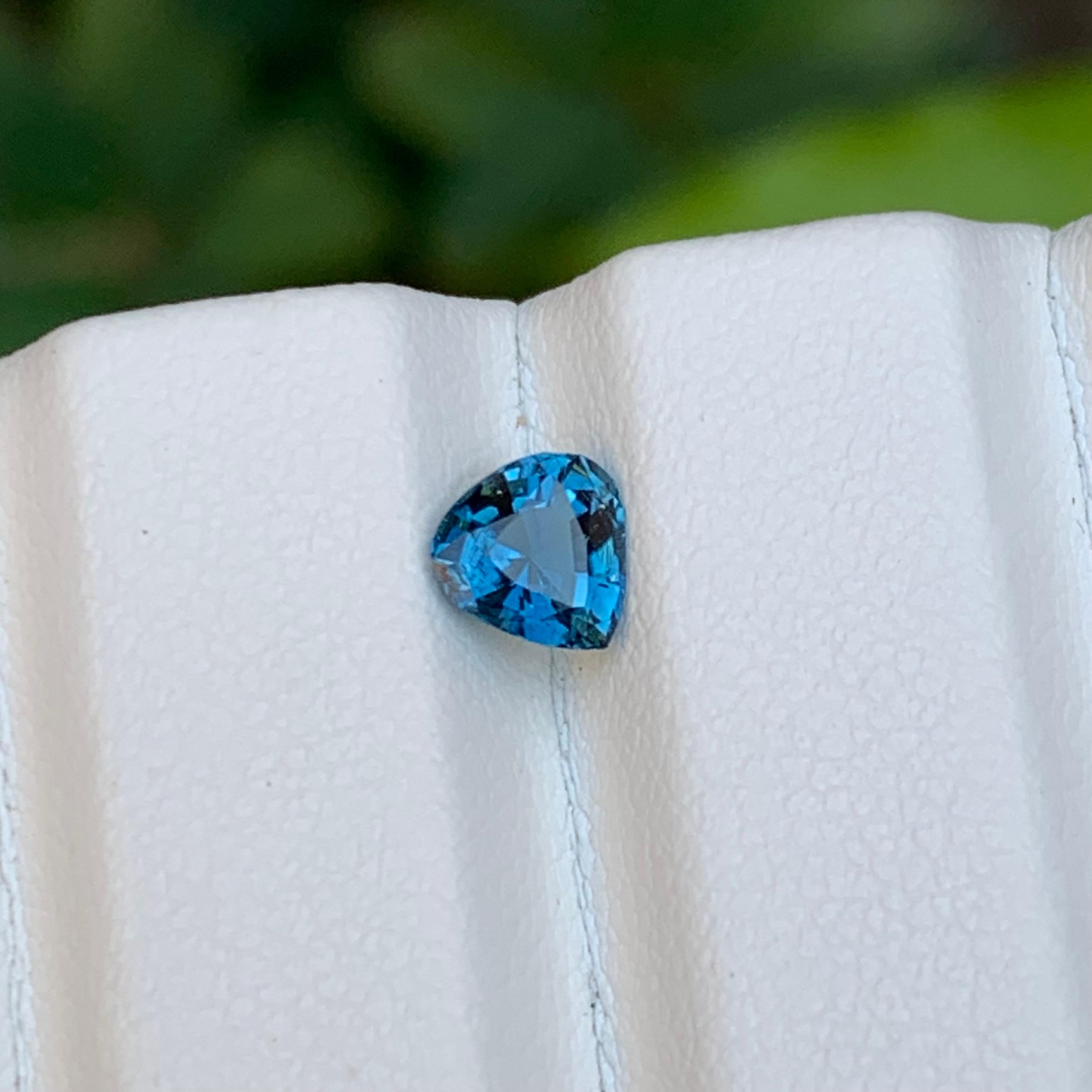 Vivid Inky Blue Natural Tourmaline Ring Gemstone 0.65 Ct Pear Cut for Jewelry For Sale 7