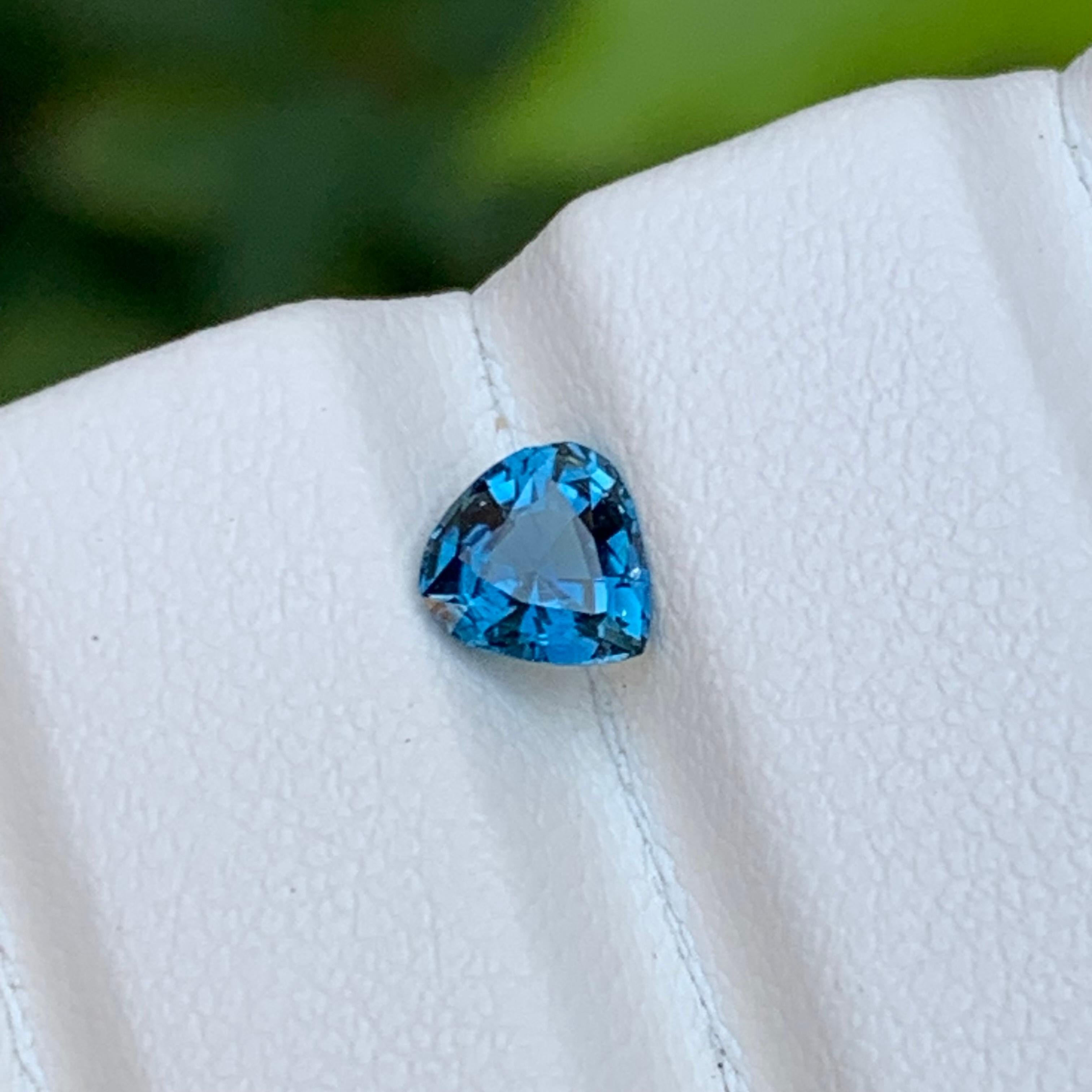 Vivid Inky Blue Natural Tourmaline Ring Gemstone 0.65 Ct Pear Cut for Jewelry For Sale 1
