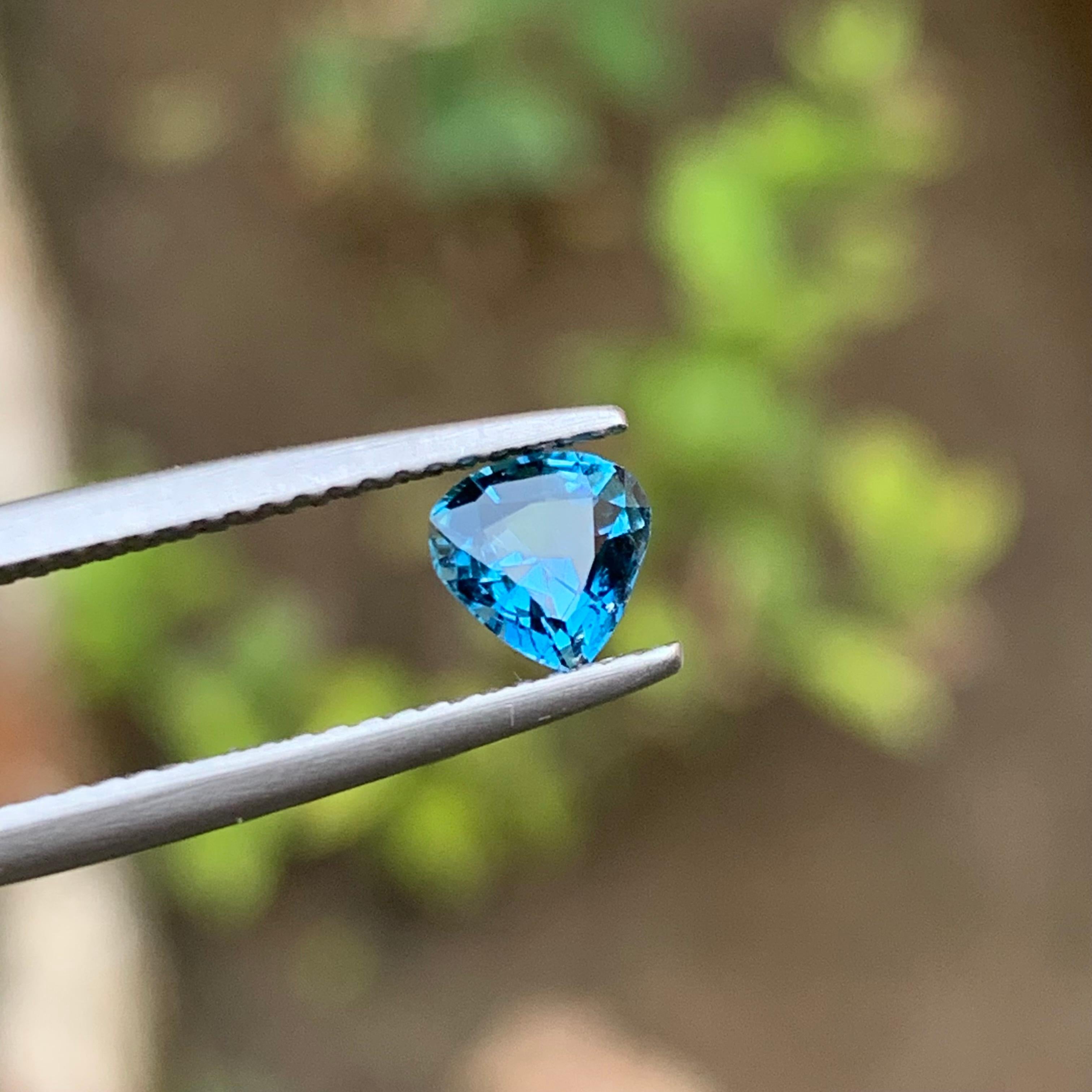 Vivid Inky Blue Natural Tourmaline Ring Gemstone 0.65 Ct Pear Cut for Jewelry For Sale 2