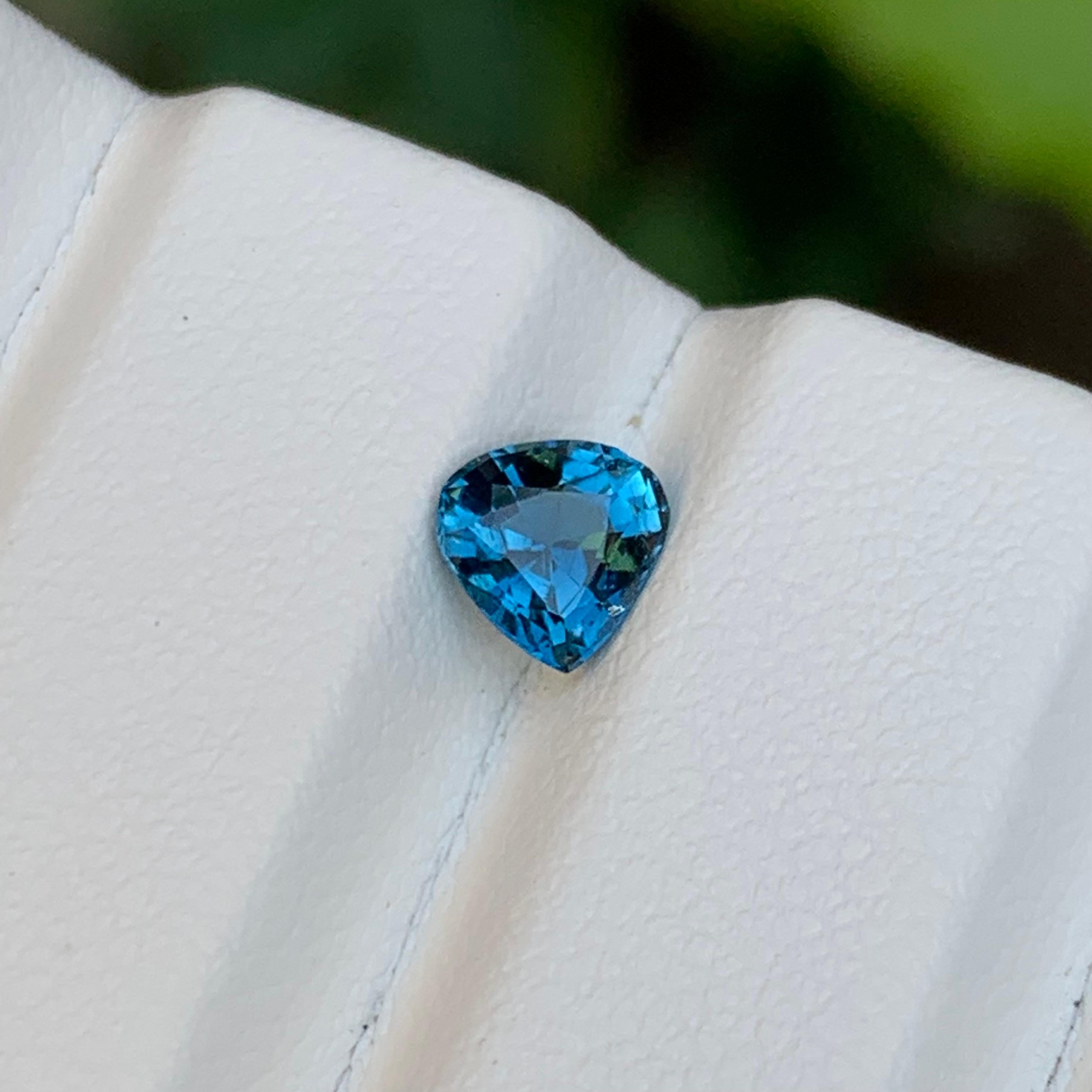 Vivid Inky Blue Natural Tourmaline Ring Gemstone 0.65 Ct Pear Cut for Jewelry For Sale 3