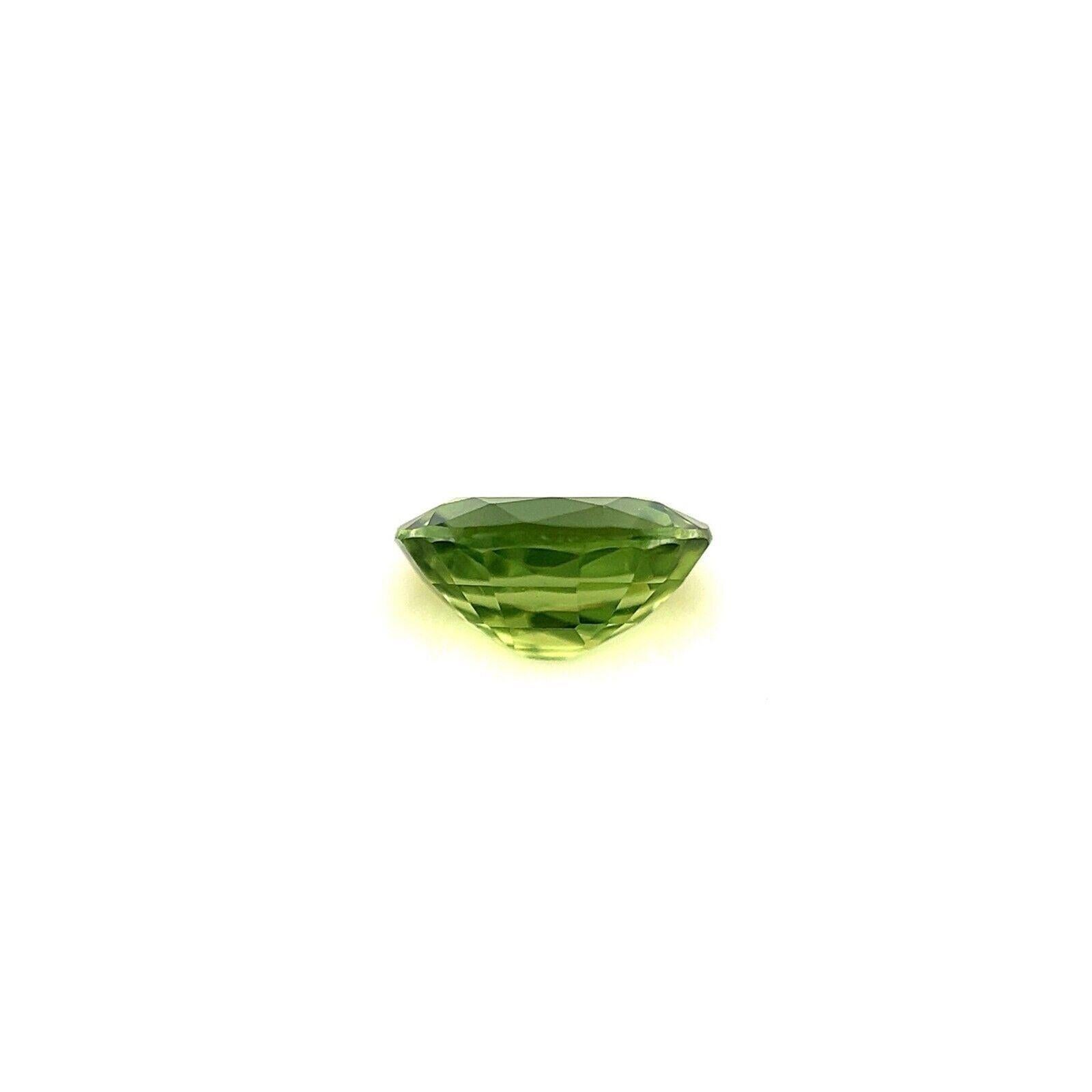 Taille ovale Saphir d'Australie vert citron vif de 0,70 carat, taille ovale, pierre précieuse non sertie, 6 x 4,3 mm en vente