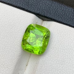 Vivid Lime Green Natural Peridot Cushion Cut 4.52 Carat Loose Gemstone for Ring