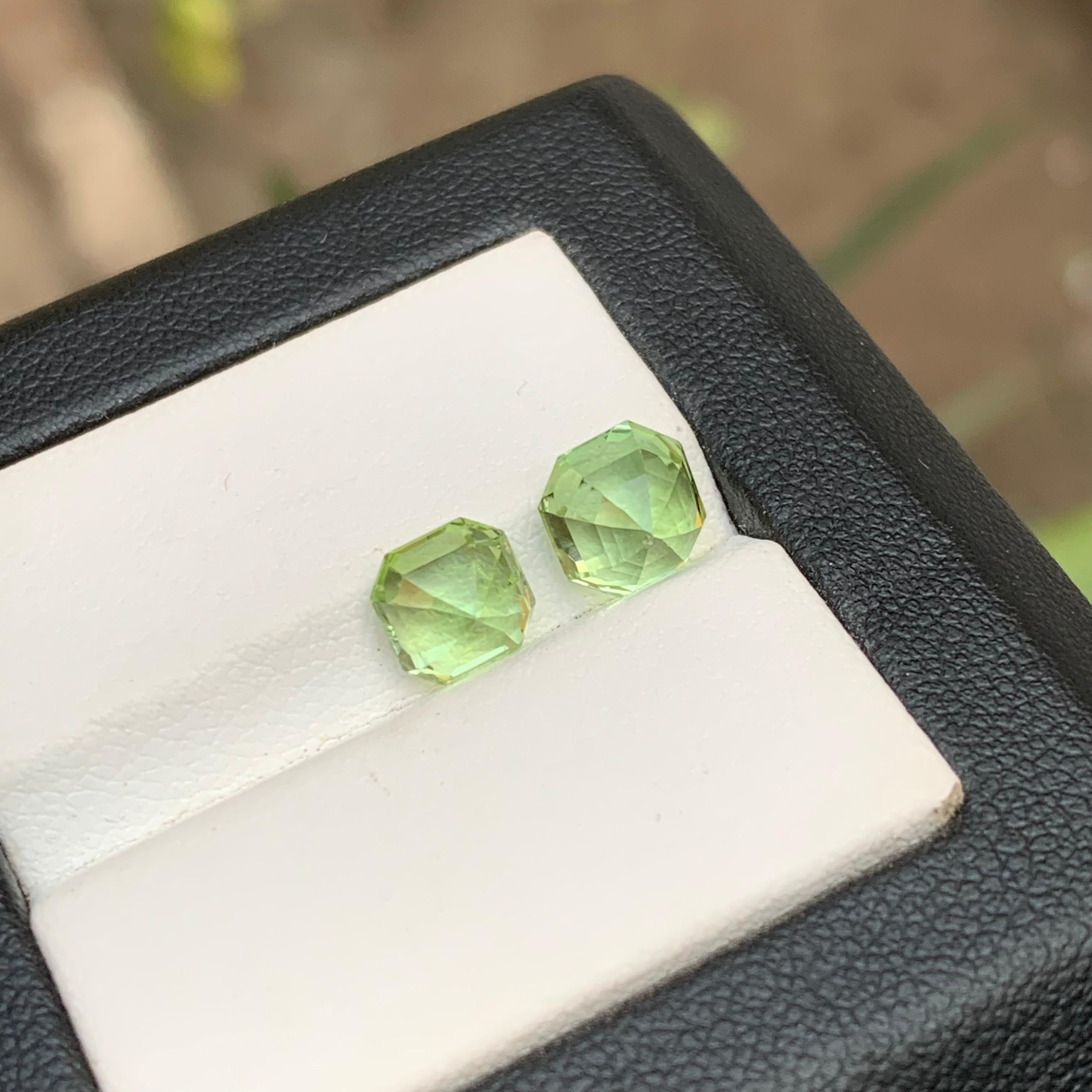 Gemas sueltas de turmalina natural verde lima y menta de 3,60 qt talla octágono en Nuevo estado para la venta en Peshawar, PK