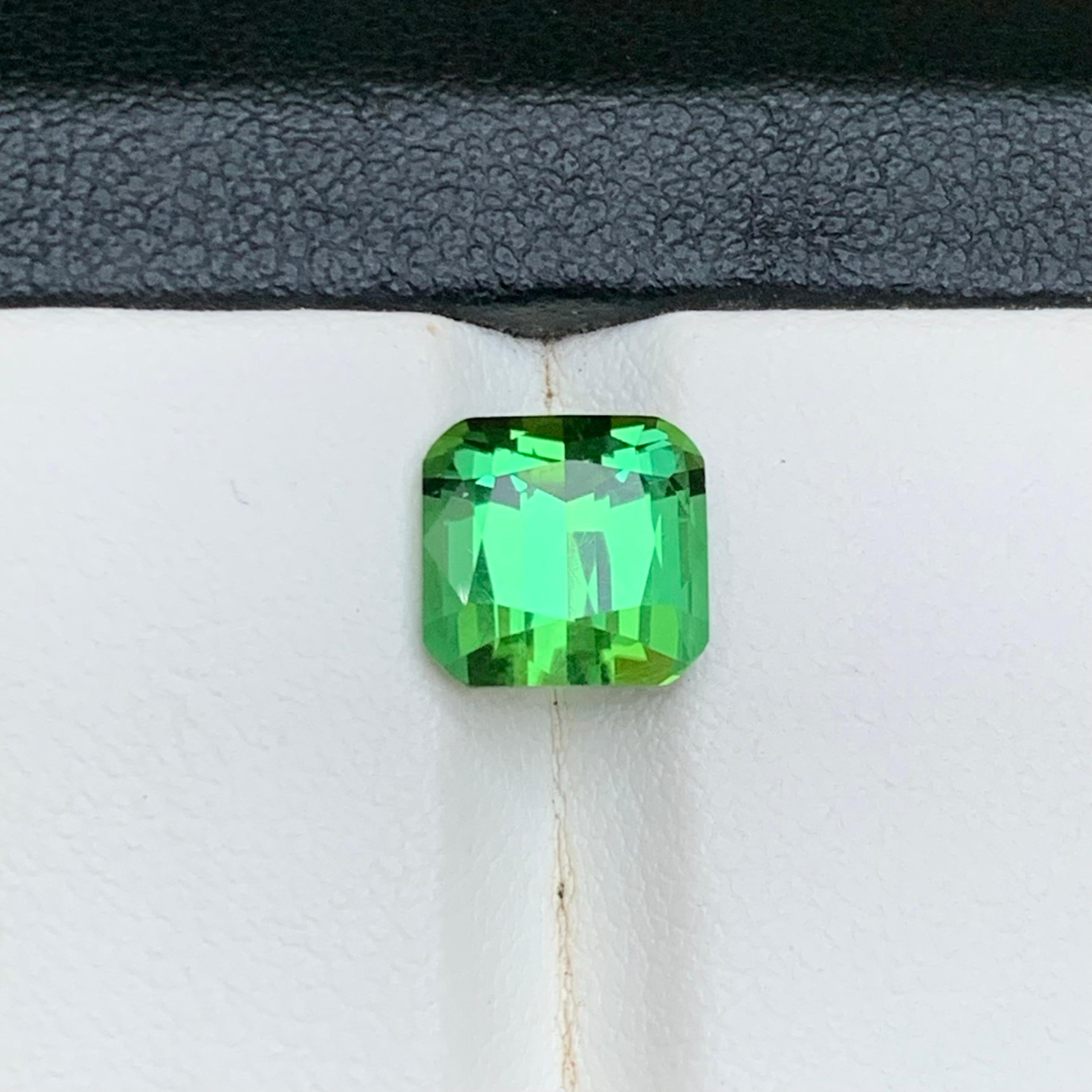 Lebendiger Minzgrüner Turmalin 3,14 Karat Natürlicher loser Edelstein Quadratischer Kissenschliff im Angebot 7