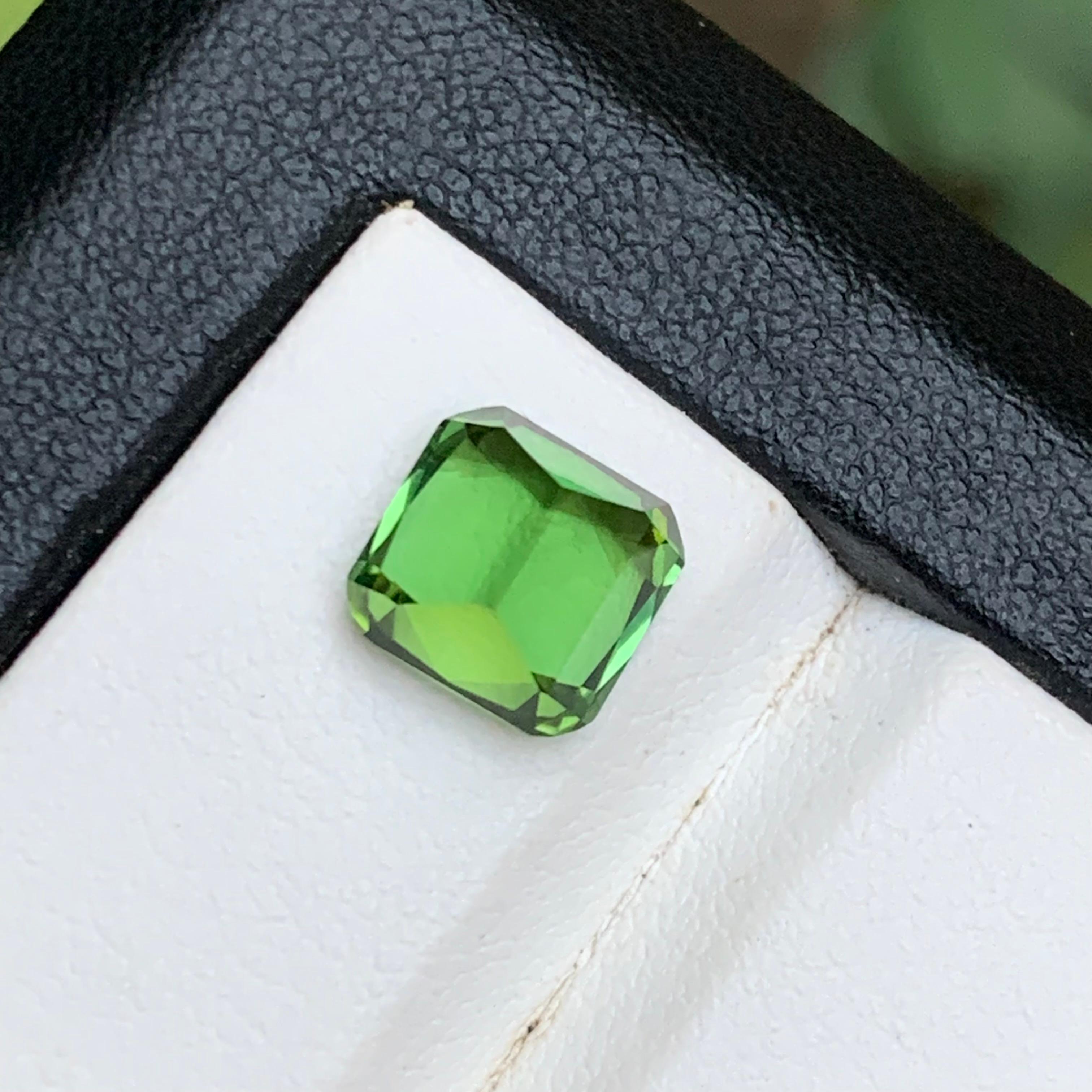 Lebendiger Minzgrüner Turmalin 3,14 Karat Natürlicher loser Edelstein Quadratischer Kissenschliff im Angebot 2