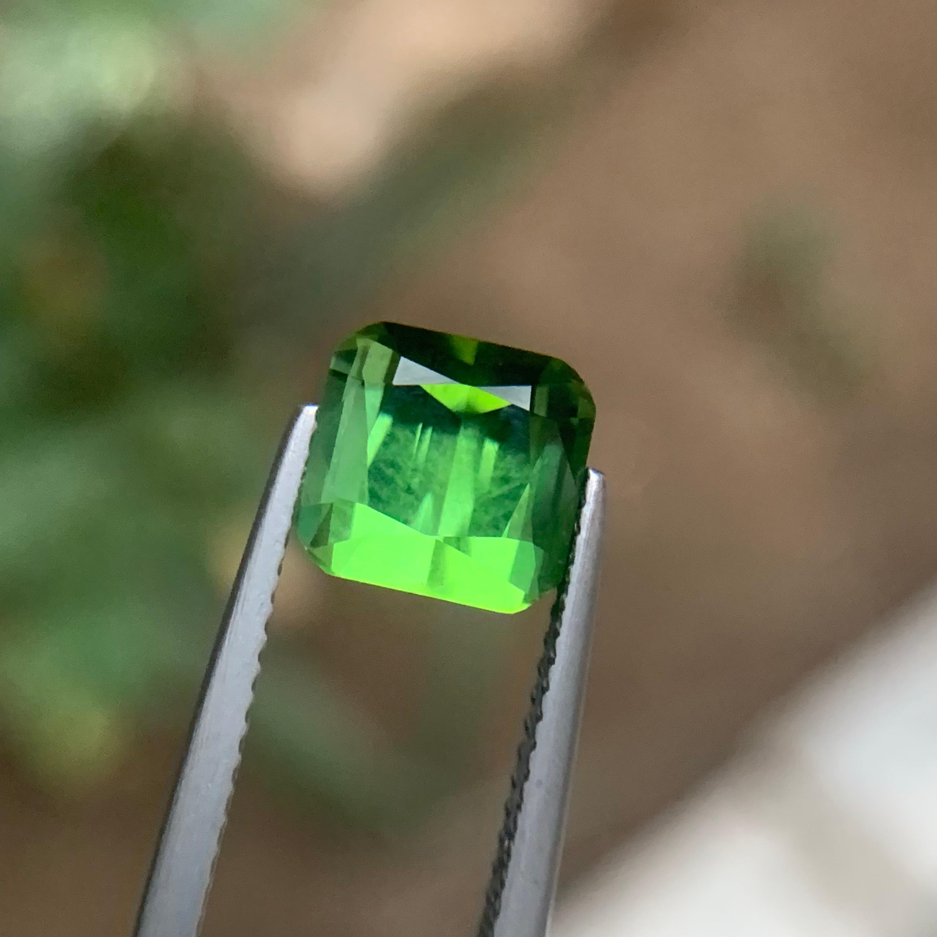 Lebendiger Minzgrüner Turmalin 3,14 Karat Natürlicher loser Edelstein Quadratischer Kissenschliff im Angebot 3