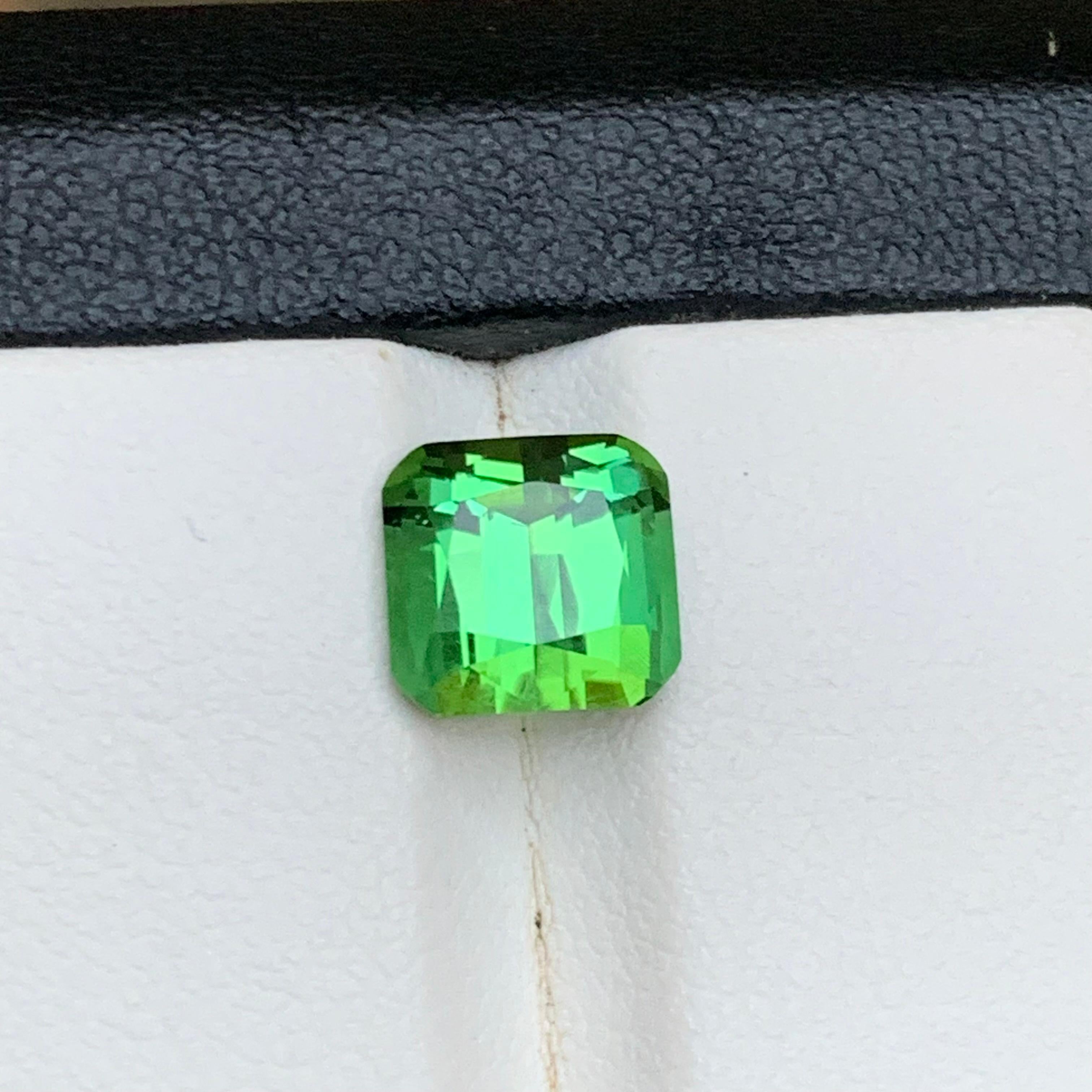 Lebendiger Minzgrüner Turmalin 3,14 Karat Natürlicher loser Edelstein Quadratischer Kissenschliff im Angebot 4