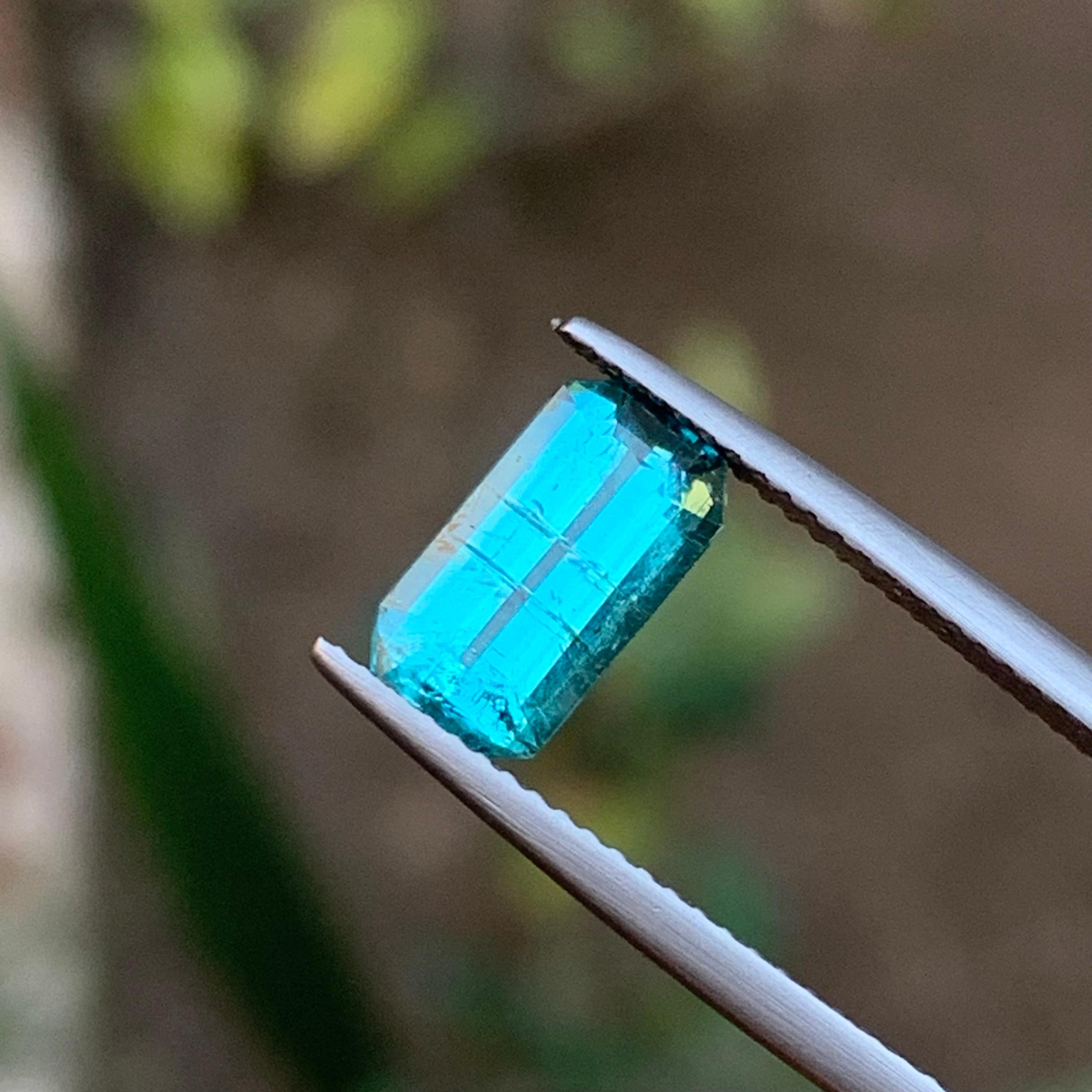 Contemporary Vivid Neon Blue Natural Tourmaline Ring Loose Gemstone 1.95 Ct Emerald Cut-Jewel For Sale