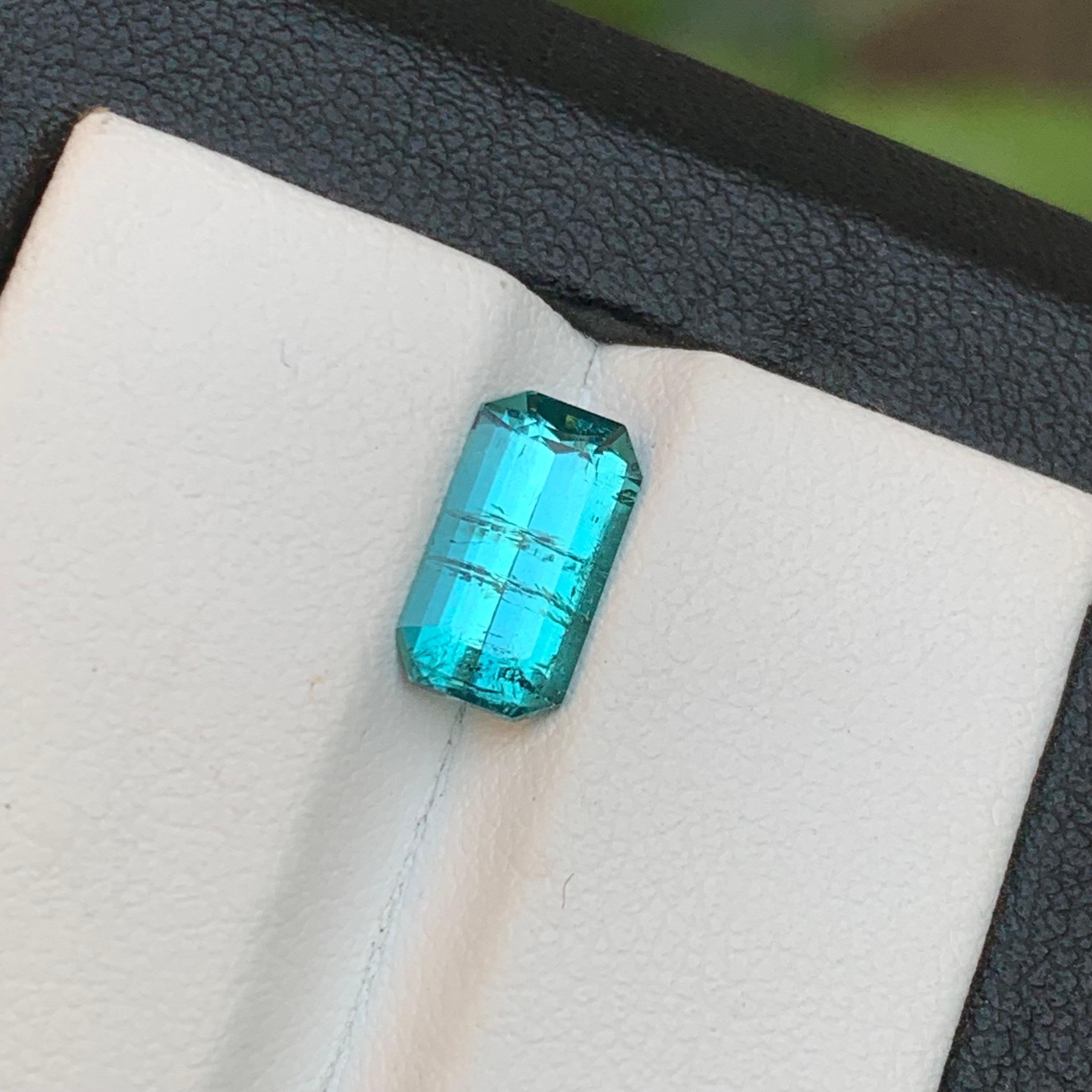 Vivid Neon Blue Natural Tourmaline Ring Loose Gemstone 1.95 Ct Emerald Cut-Jewel In New Condition For Sale In Peshawar, PK