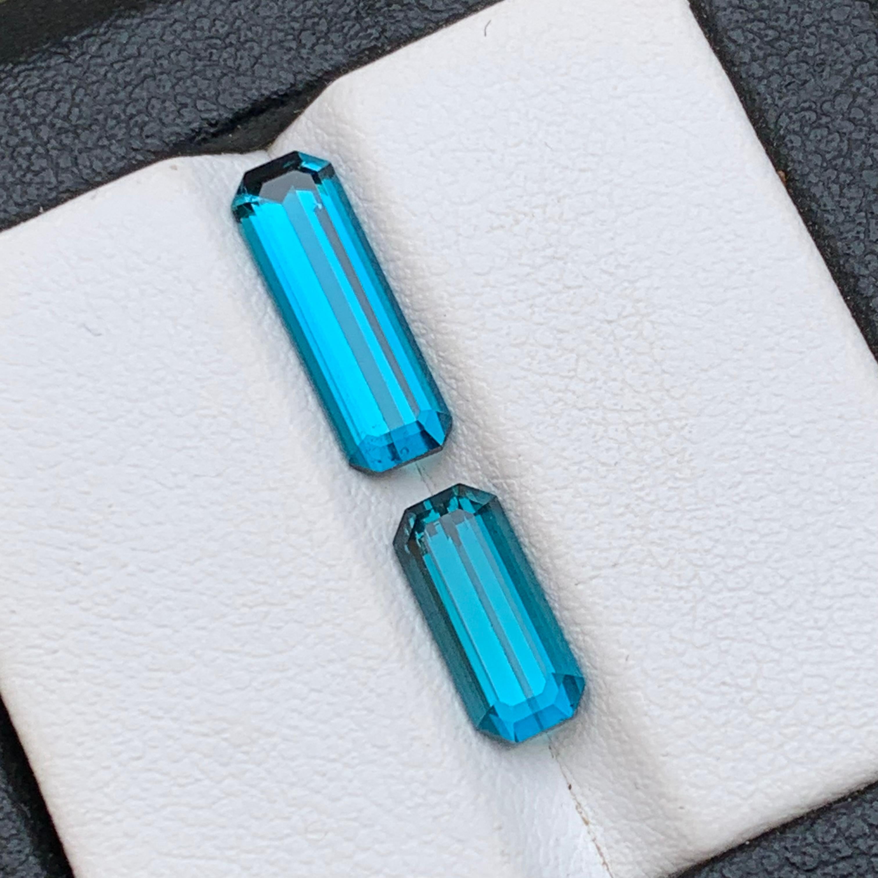 Anello con tormalina naturale blu neon, ciondolo con gemme sciolte 3,70 ct-gioielli in vendita 1