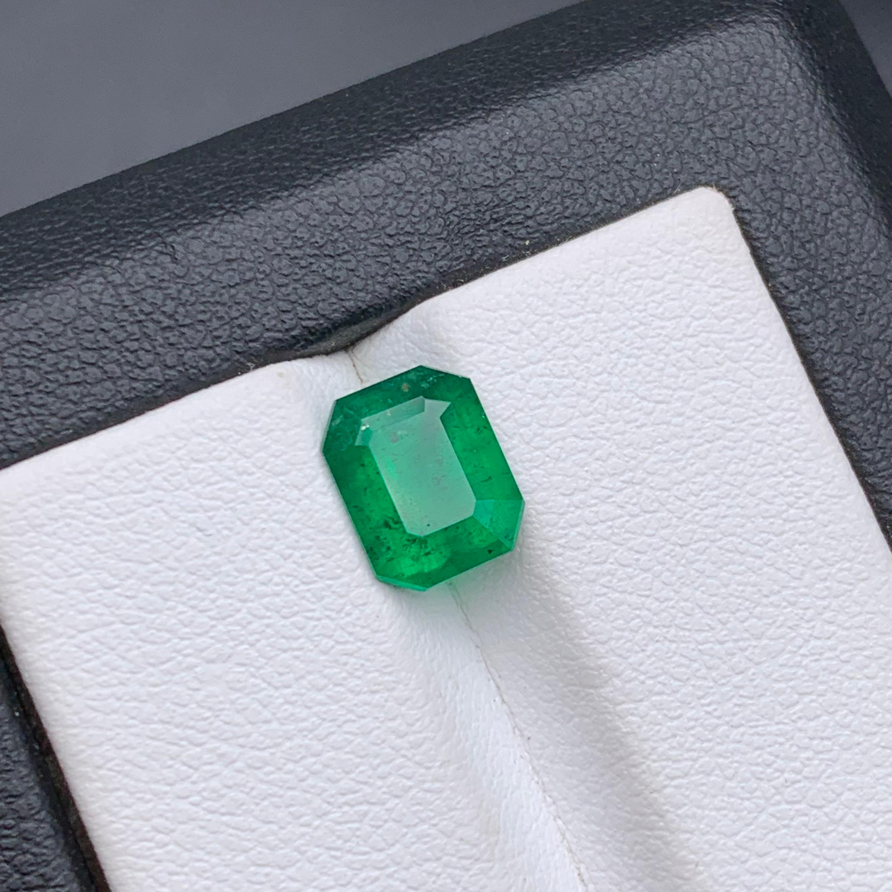 Vivid Neon Rich Green Natural Emerald Loose Gemstone 2.15 Ct Octagon Cut-Jewelry For Sale 3
