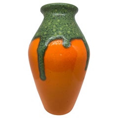 Leuchtend orangefarbene und grüne fette Lava-Vase:: Deutschland:: 1960er Jahre