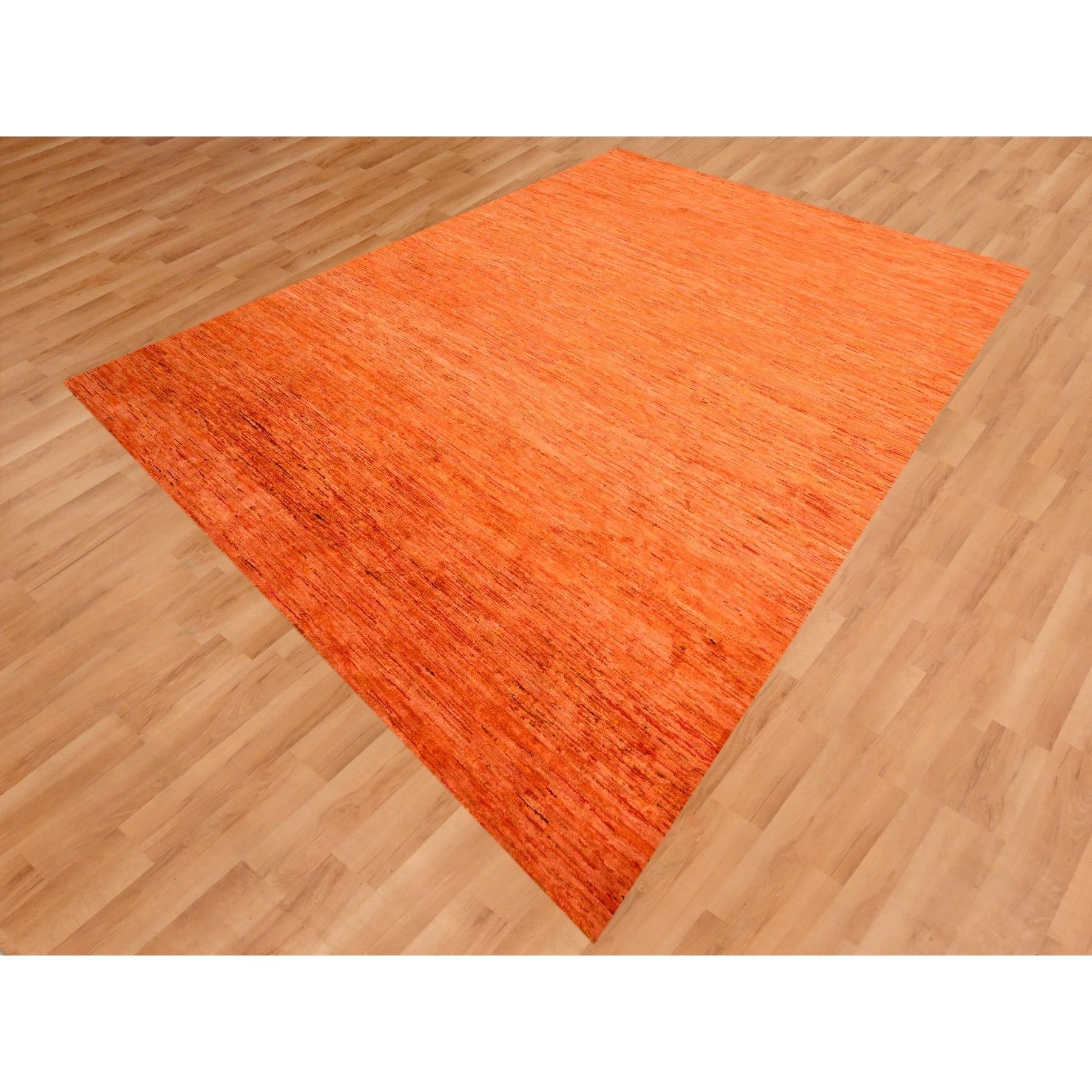 Vivid Orange Soft Pile Hand Knotted Plain Solid Design Sari Seide Orientteppich (Moderne) im Angebot