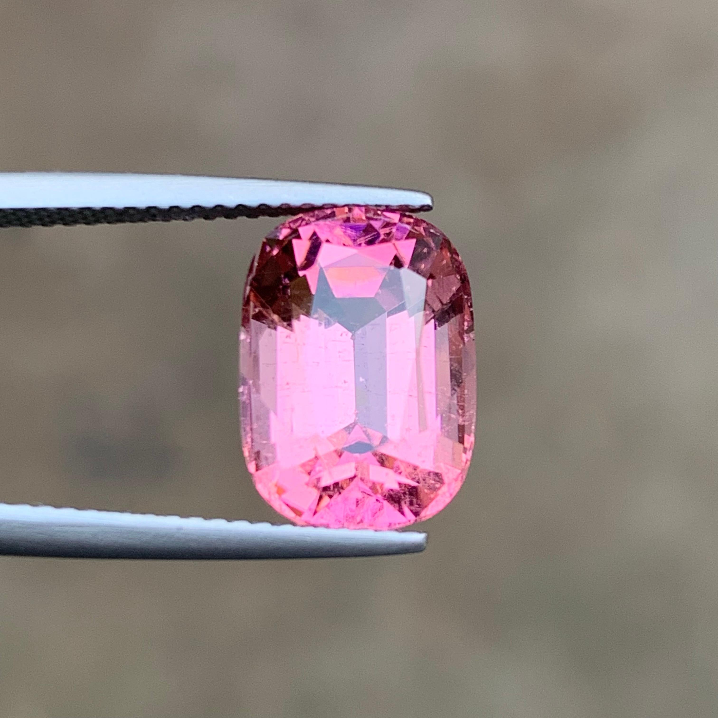 Anello con tormalina naturale rosa pesca, ciondolo, pietra preziosa da 6,80 carati con taglio a cuscino in vendita 5
