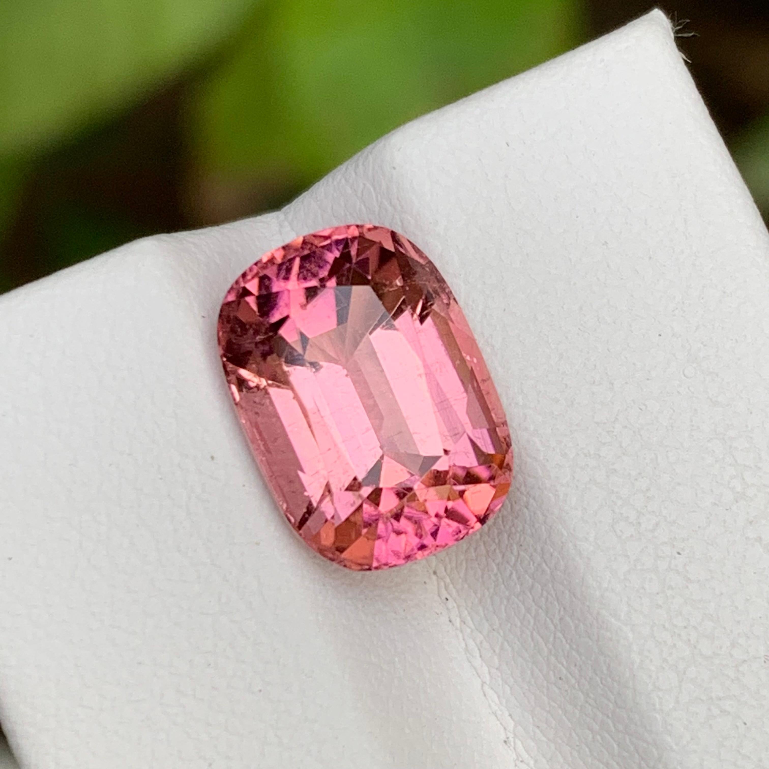 Contemporaneo Anello con tormalina naturale rosa pesca, ciondolo, pietra preziosa da 6,80 carati con taglio a cuscino in vendita