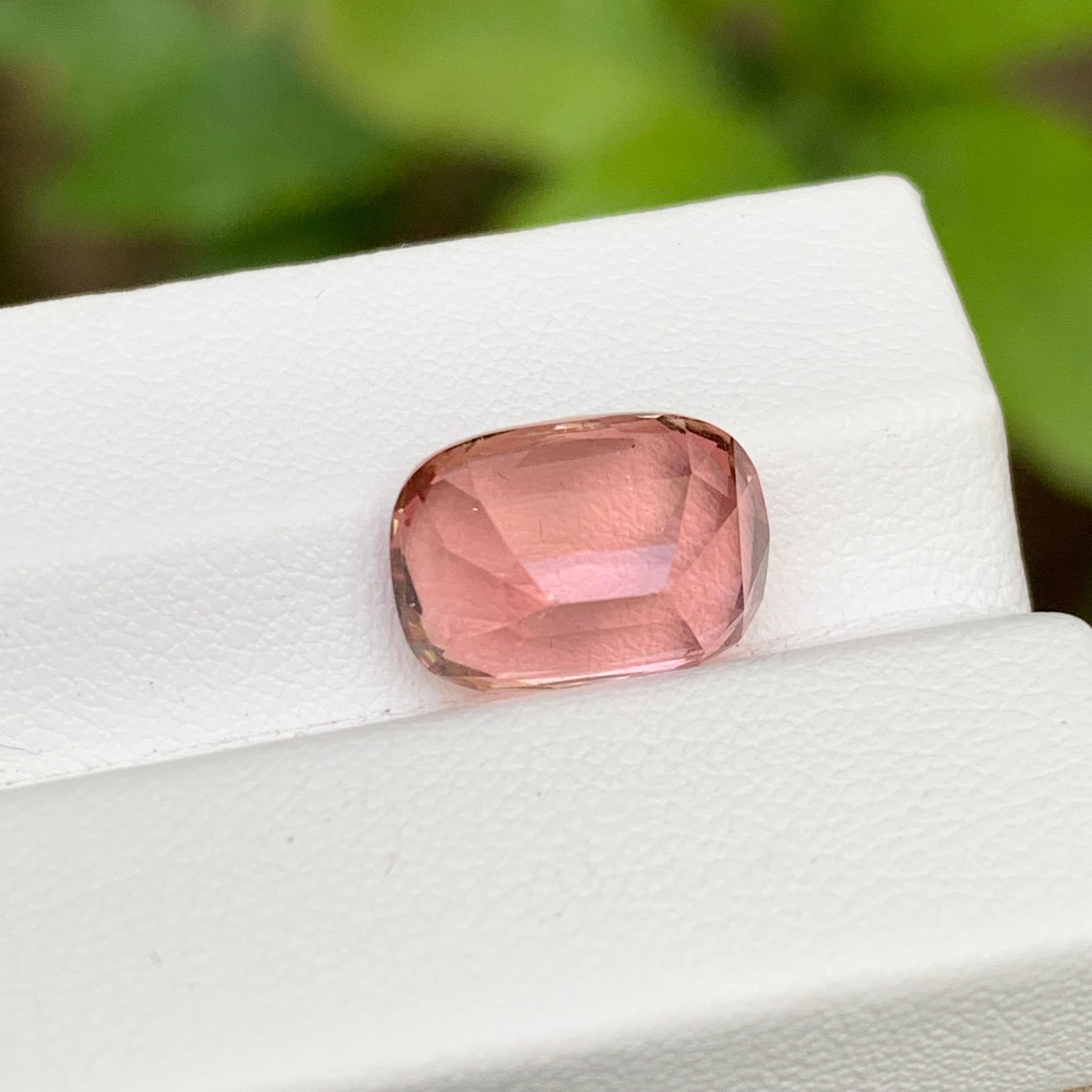 Anello con tormalina naturale rosa pesca, ciondolo, pietra preziosa da 6,80 carati con taglio a cuscino In condizioni Nuovo in vendita a Peshawar, PK