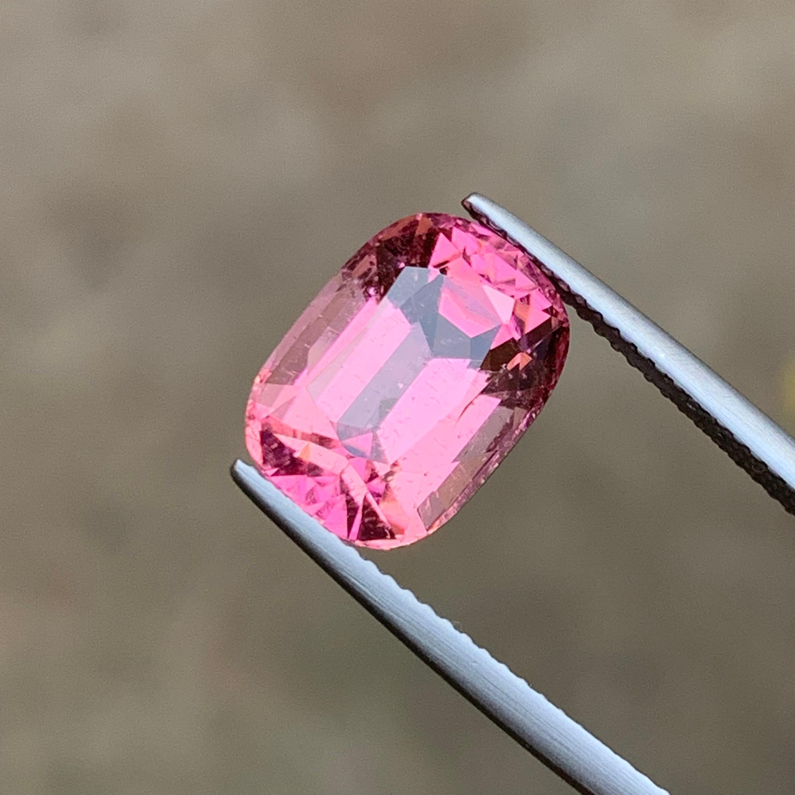 Anello con tormalina naturale rosa pesca, ciondolo, pietra preziosa da 6,80 carati con taglio a cuscino in vendita 1