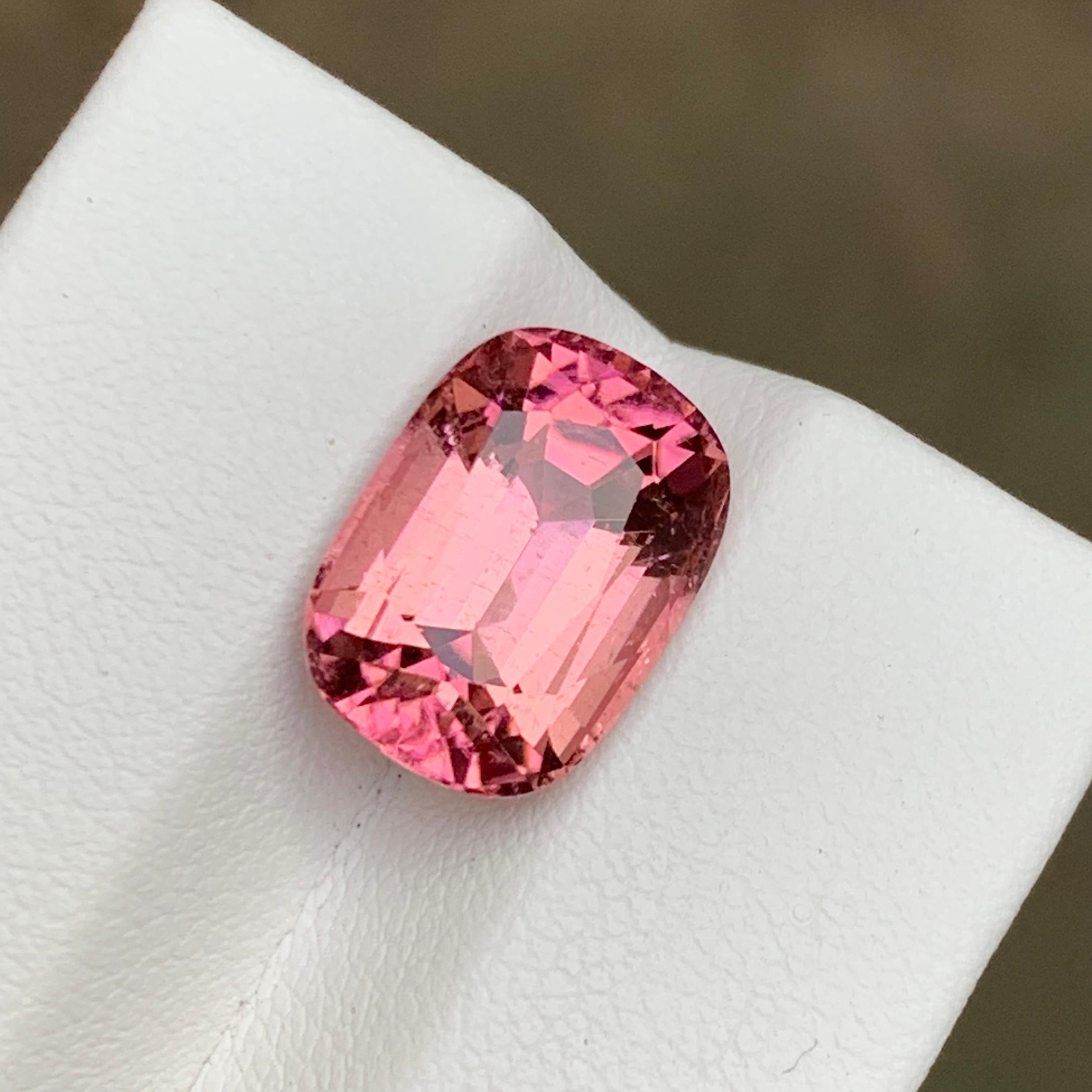 Anello con tormalina naturale rosa pesca, ciondolo, pietra preziosa da 6,80 carati con taglio a cuscino in vendita 2