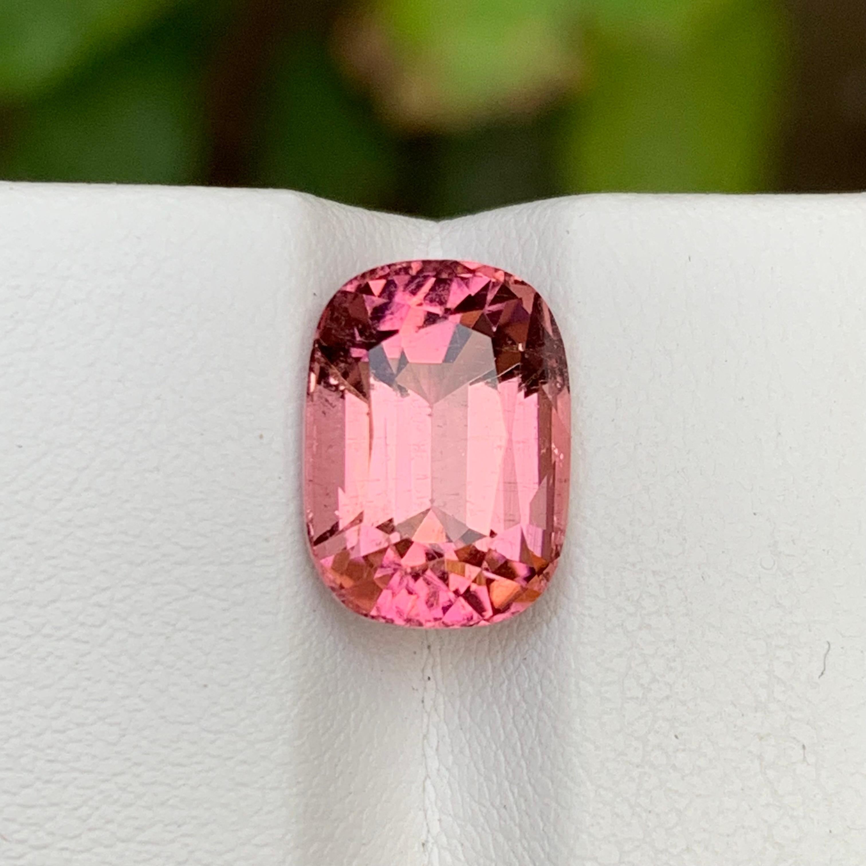 Anello con tormalina naturale rosa pesca, ciondolo, pietra preziosa da 6,80 carati con taglio a cuscino in vendita 3