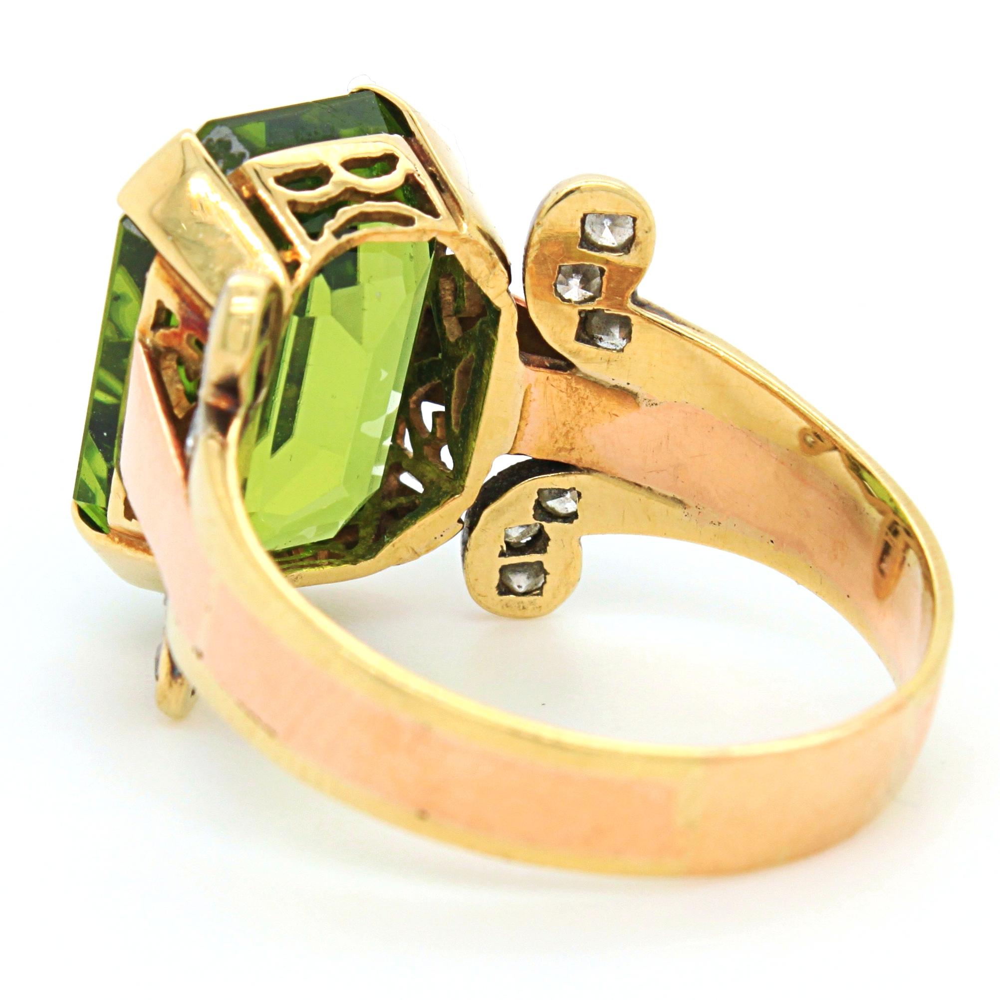 Vivid Peridot and Diamond Ring in Yellow and Red Gold, ca. 1950s 1