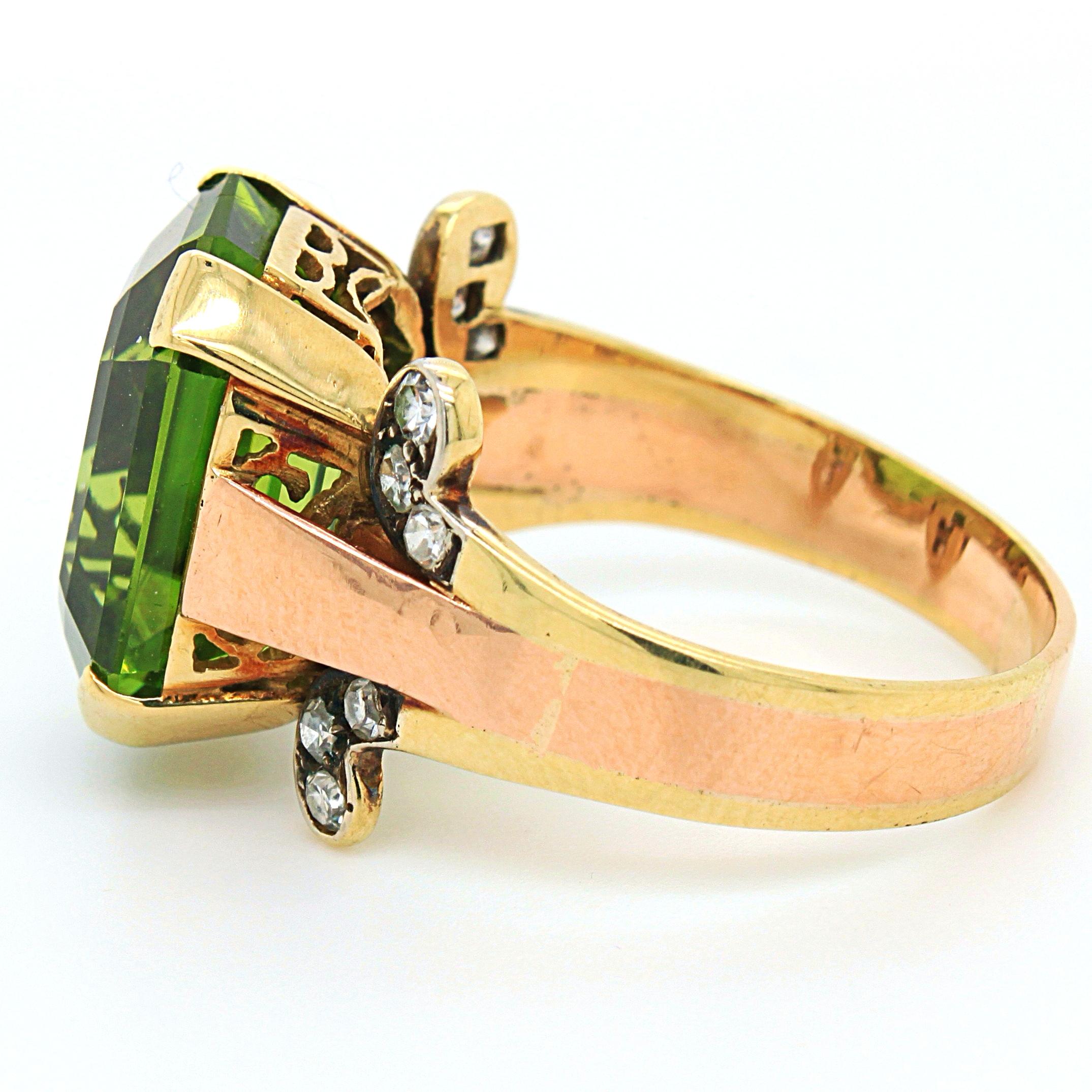 Vivid Peridot and Diamond Ring in Yellow and Red Gold, ca. 1950s 2