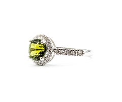 Vivid Peridot & Diamant Ring in 18k Weißgold