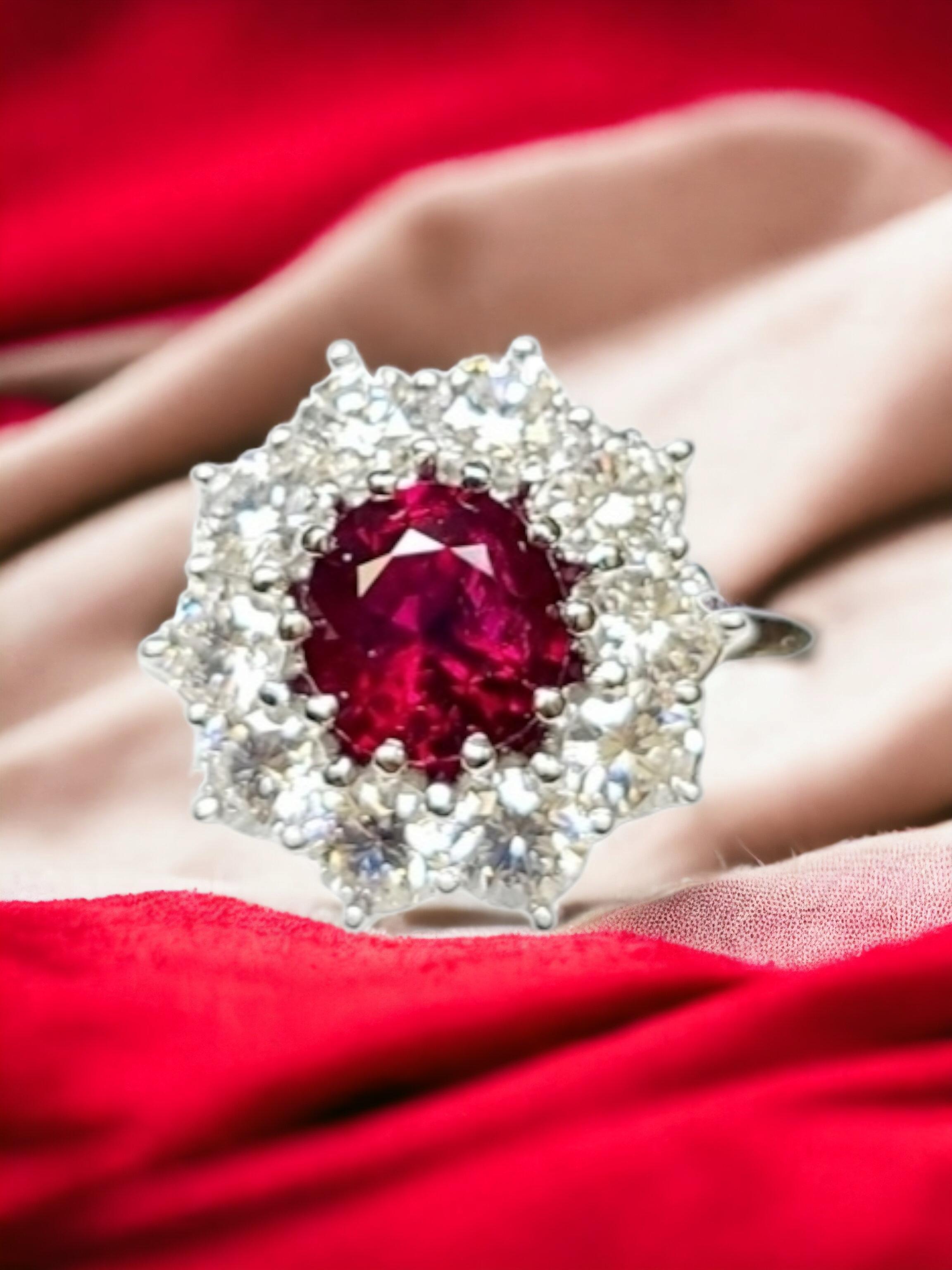 Taglio rotondo Vivid Pigeon Blood Red Perfectly Clean 1,21 ct Non riscaldato  Anello di rubino birmano Mogok in vendita