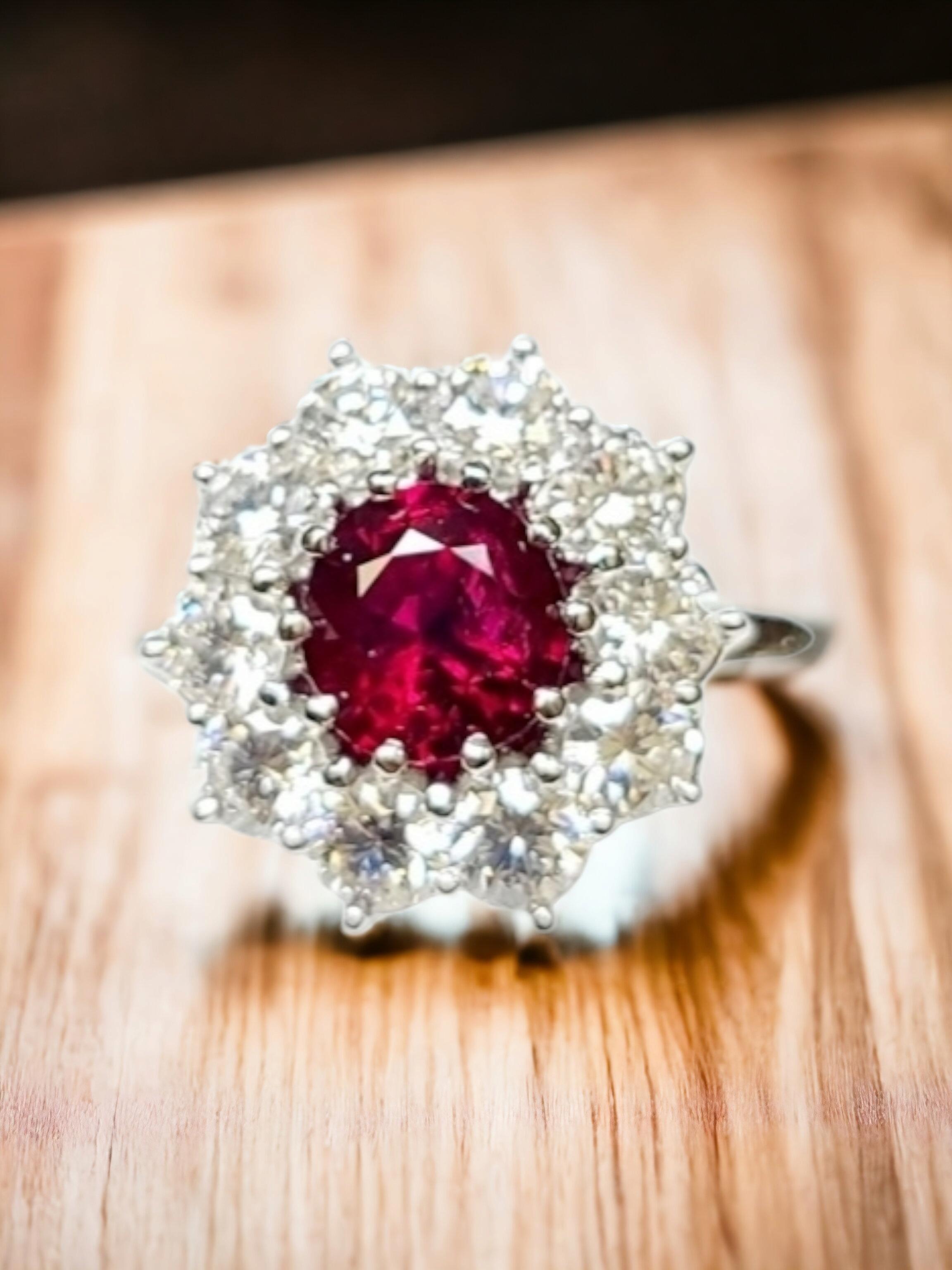 Vivid Pigeon Blood Red Perfectly Clean 1,21 ct Non riscaldato  Anello di rubino birmano Mogok In condizioni Nuovo in vendita a Warren, NJ