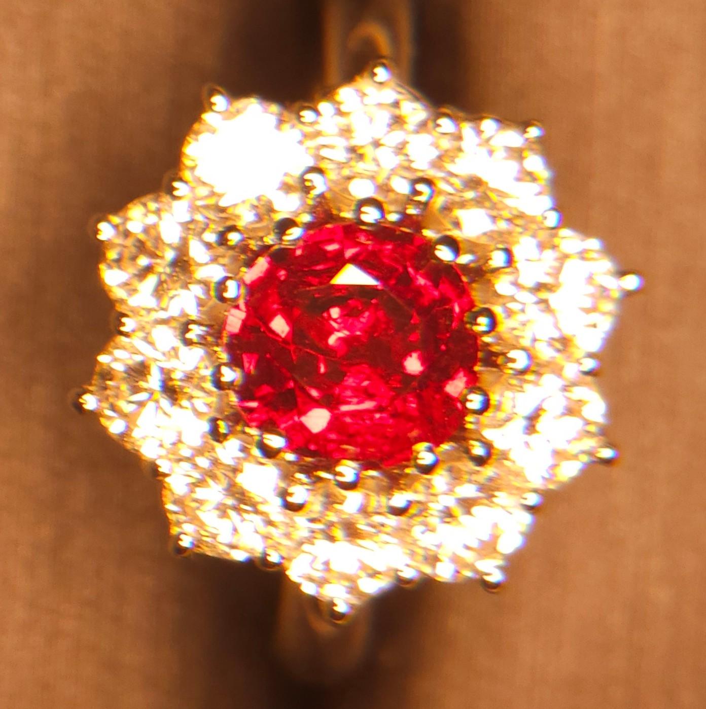 Vivid Pigeon Blood Red Perfectly Clean 1,21 ct Non riscaldato  Anello di rubino birmano Mogok in vendita 1