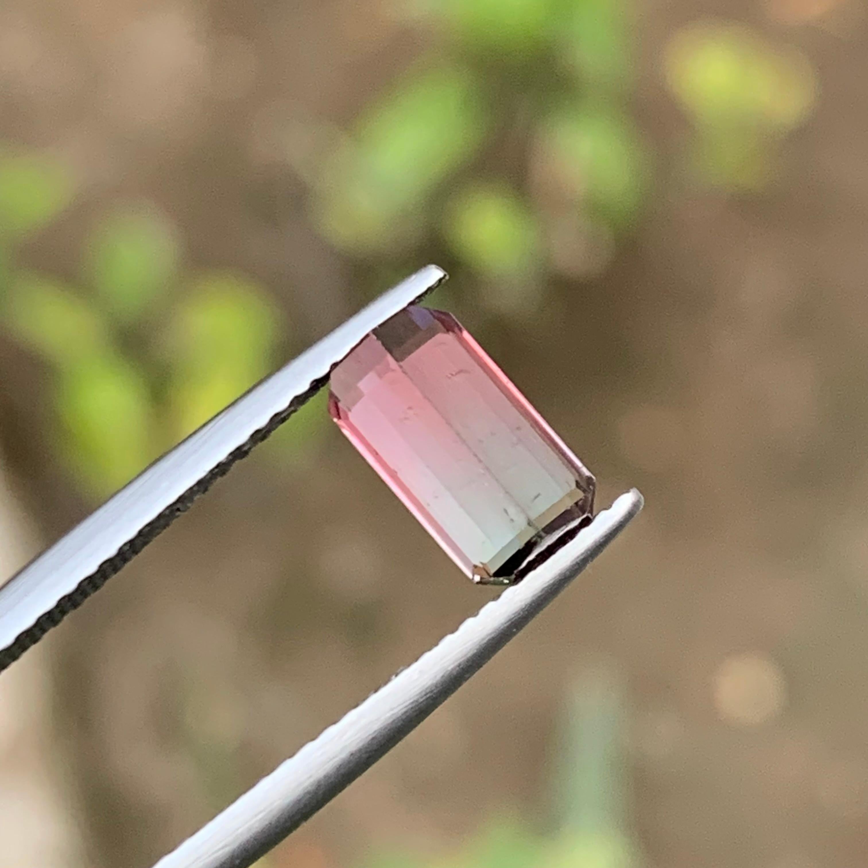 Vivid Pink Bicolor Natürlicher Turmalin Ring Lose Edelstein 1.80 Ct Smaragd Schliff im Angebot 1