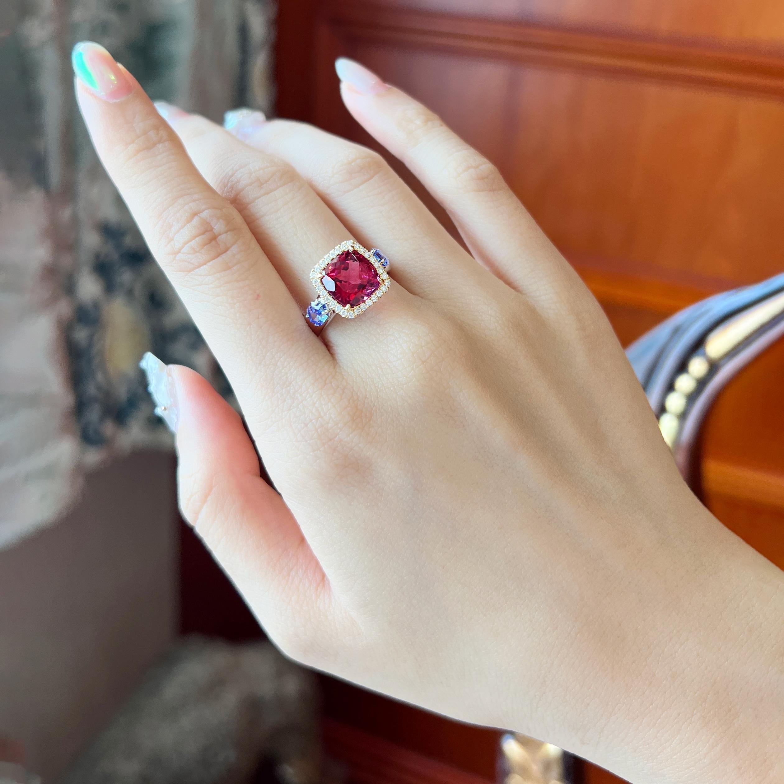 Women's Vivid Pink Cruziero Rubellite Brazil 2.92 Carat & Tanzanite Cocktail Ring For Sale