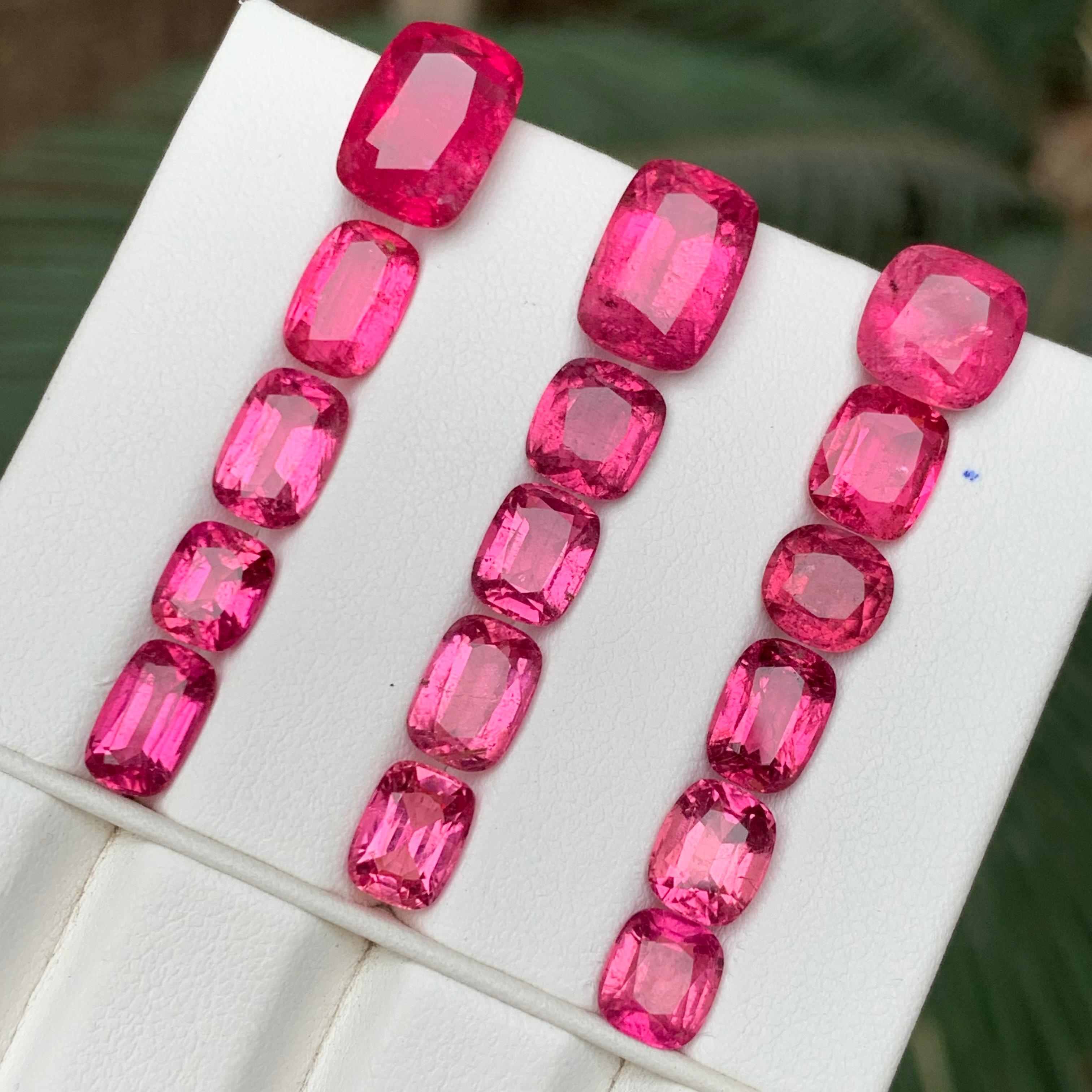 Gemme sciolte di tormalina rubellite naturale rosa vivo, lotto 34,70 carati per gioielli in vendita 4