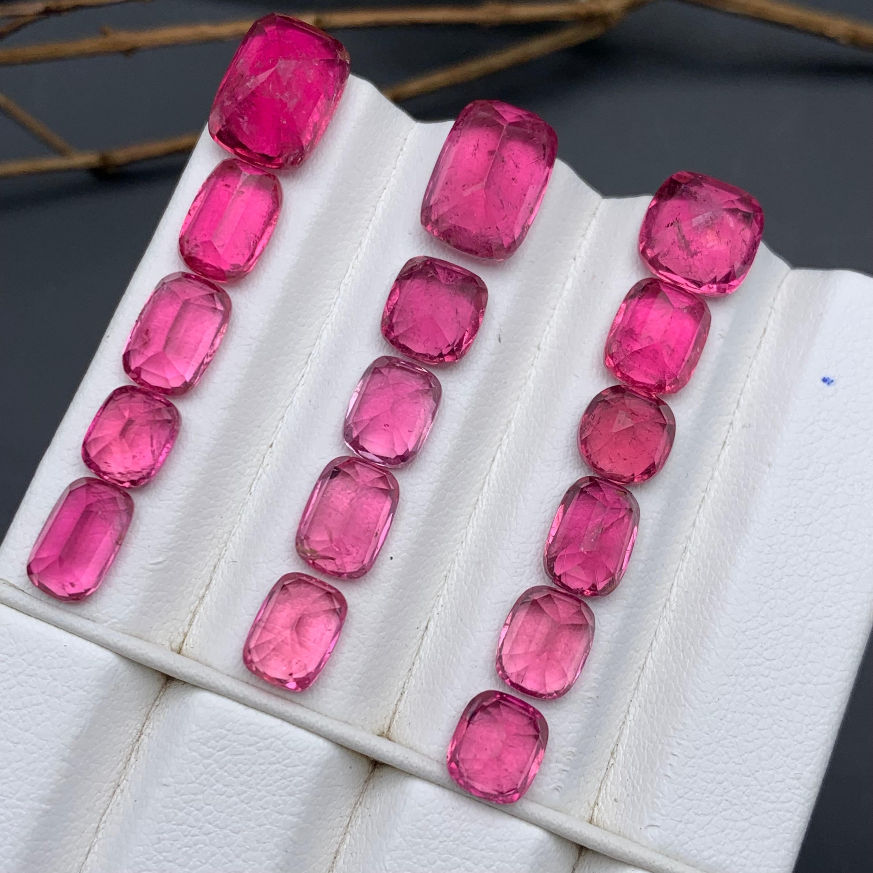 Gemme sciolte di tormalina rubellite naturale rosa vivo, lotto 34,70 carati per gioielli in vendita 2
