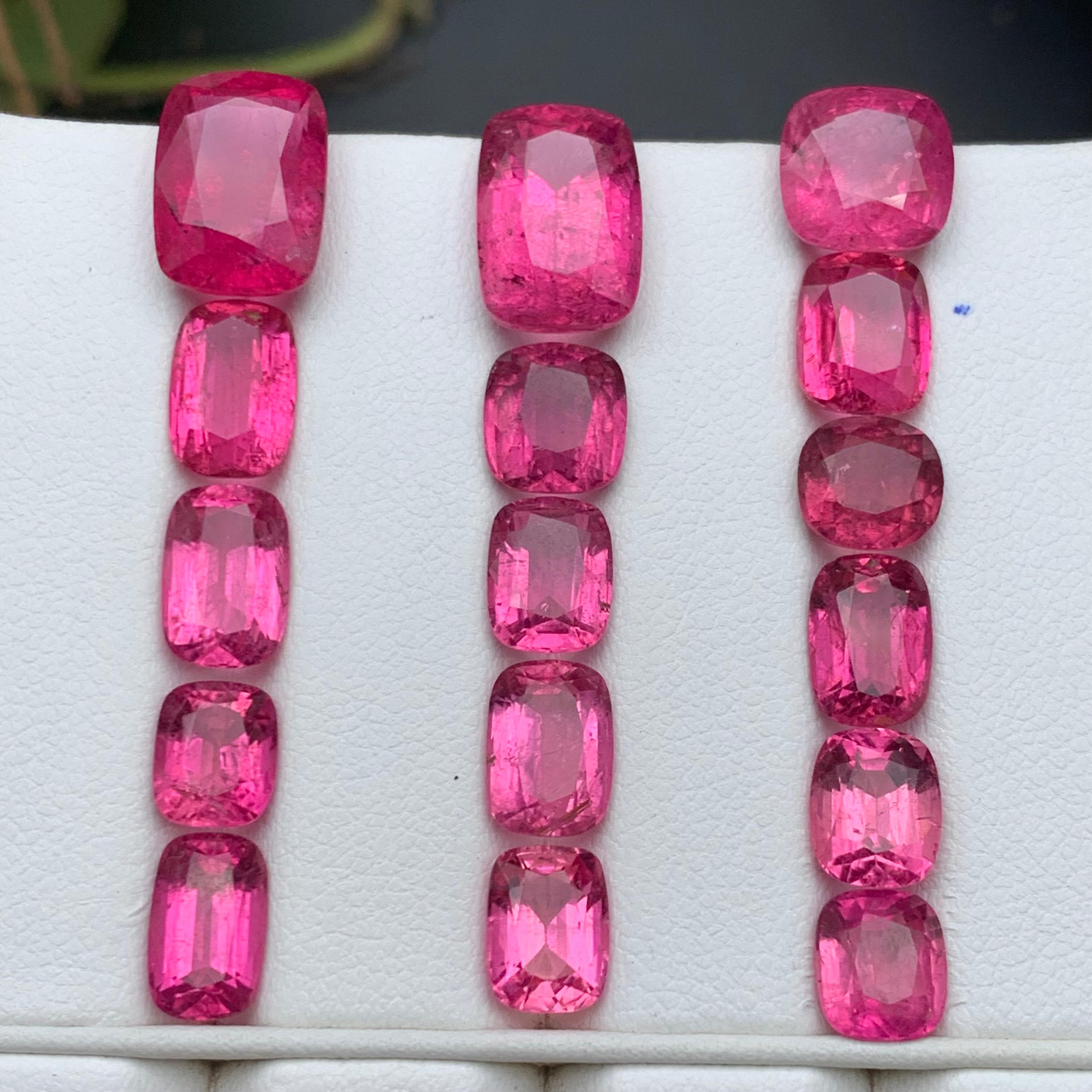 Gemme sciolte di tormalina rubellite naturale rosa vivo, lotto 34,70 carati per gioielli in vendita 3
