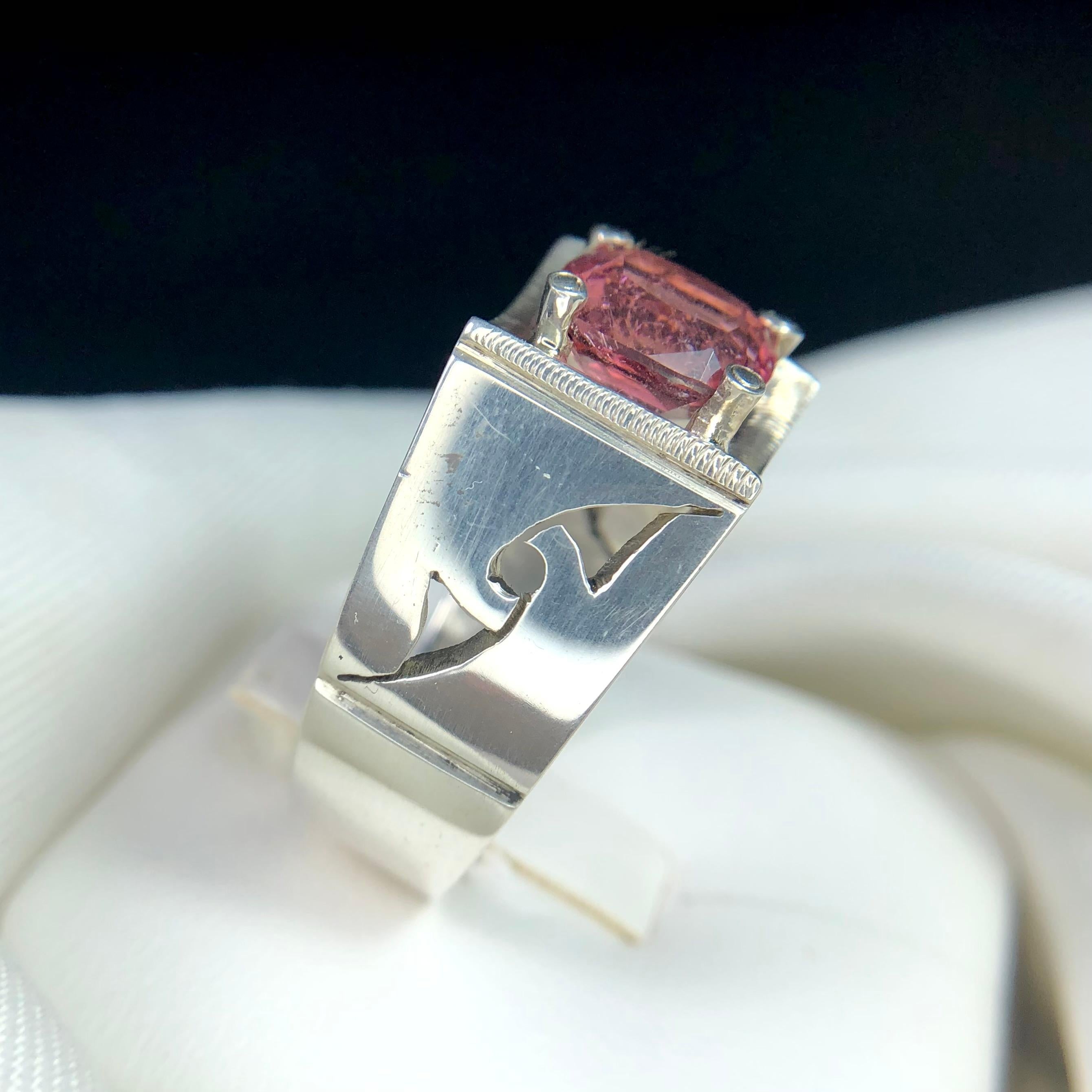 Taille coussin Vivid Pink Natural Tourmaline Gemstone Silver Ring Handmade Cushion Cut-Size 10 en vente