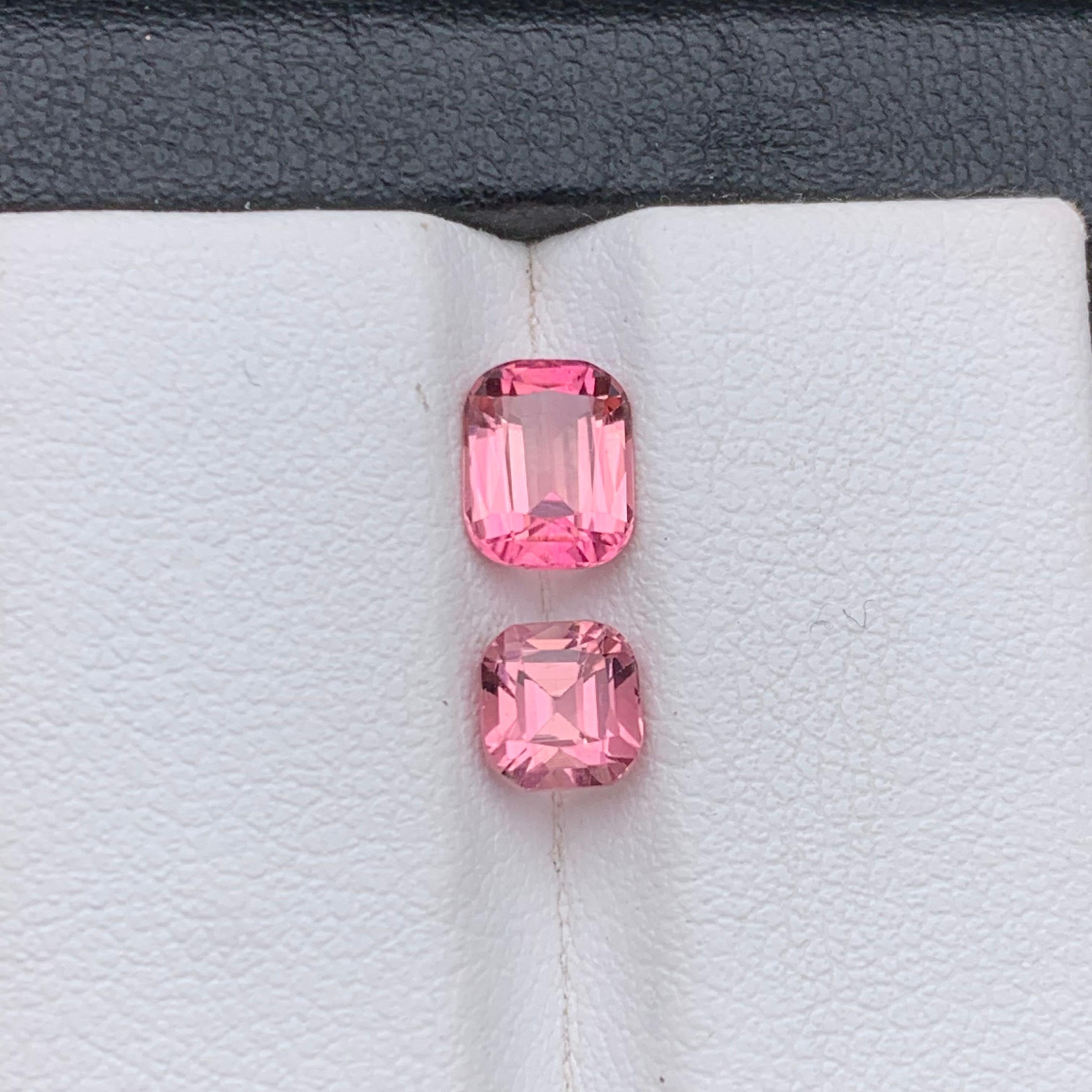 Vivid Pink Natürlicher Turmalin Ring, Ohrringe Lose Edelsteine 1.90 Ct Cushion Cut (Zeitgenössisch) im Angebot