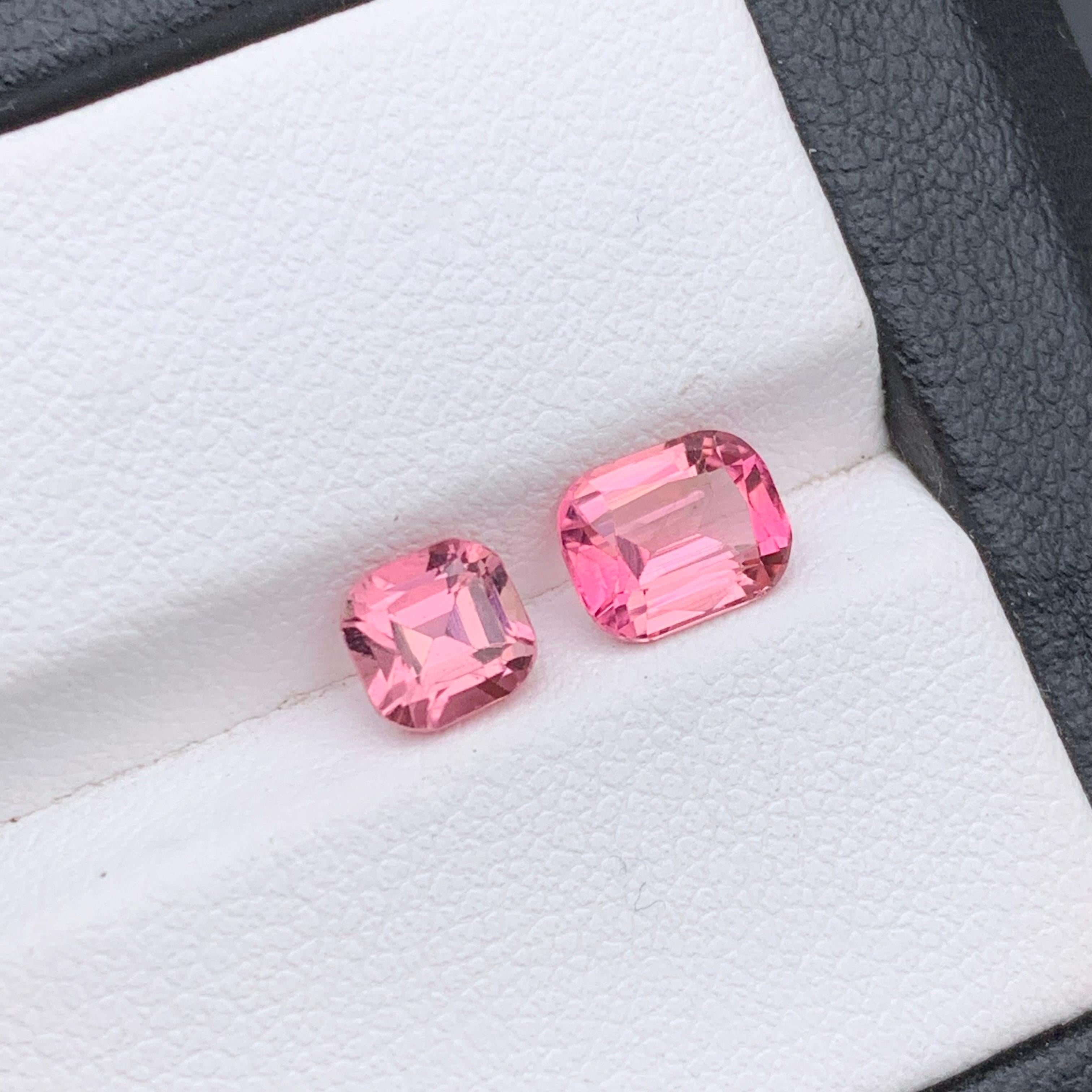 Vivid Pink Natürlicher Turmalin Ring, Ohrringe Lose Edelsteine 1.90 Ct Cushion Cut (Kissenschliff) im Angebot