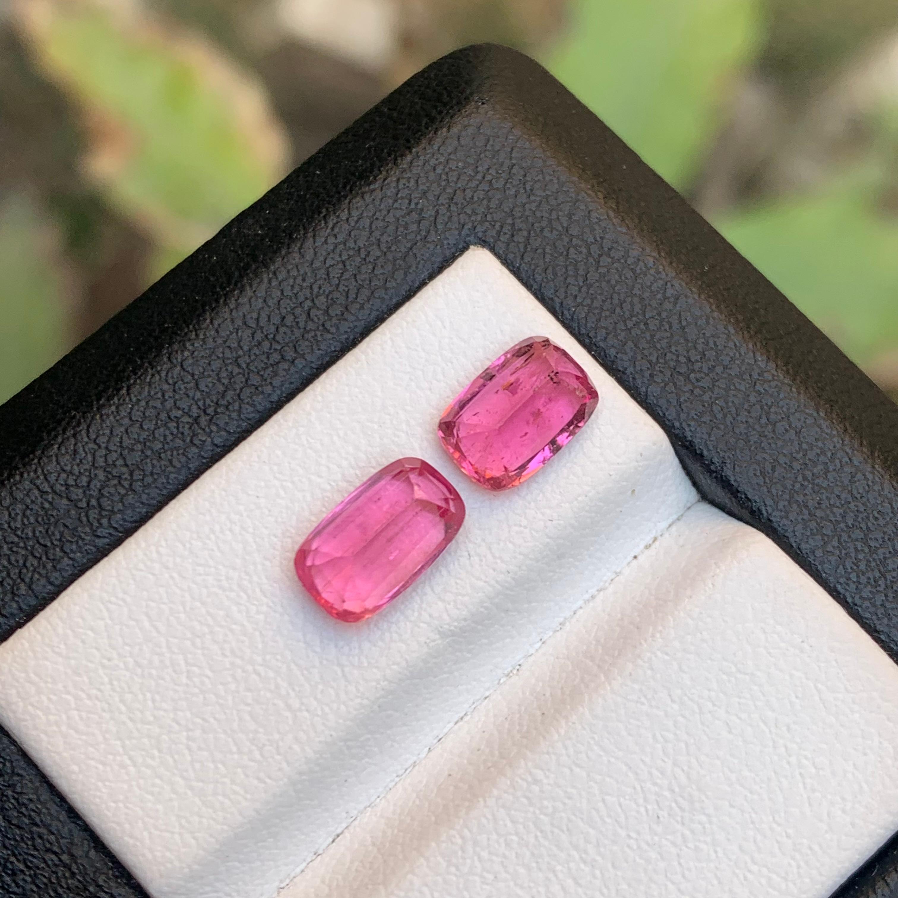 Vivid Pink Natural Tourmaline Ring, Earrings Loose Gemstones 3.10 Ct Cushion Cut In New Condition For Sale In Peshawar, PK