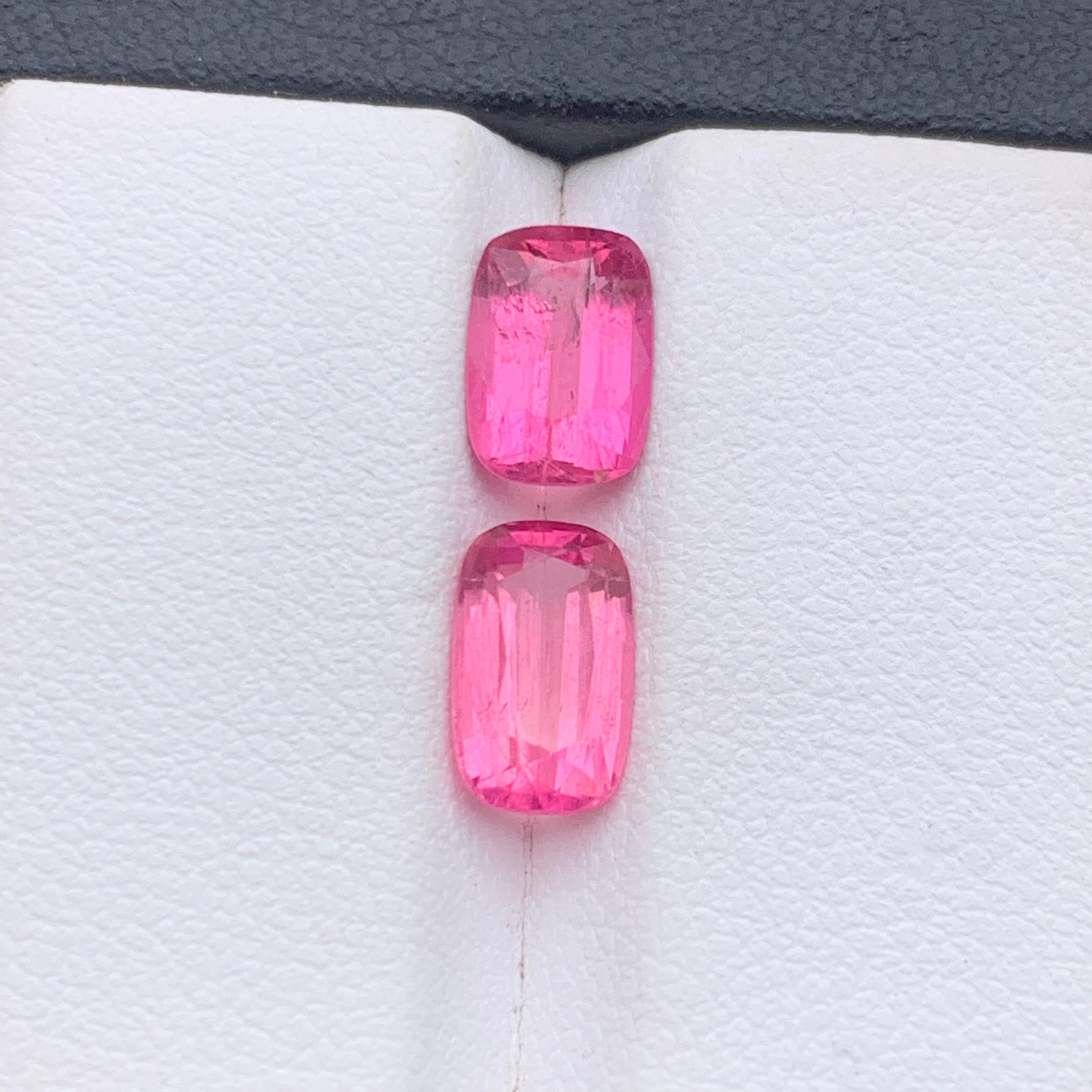 Vivid Pink Natural Tourmaline Ring, Earrings Loose Gemstones 3.10 Ct Cushion Cut For Sale 1