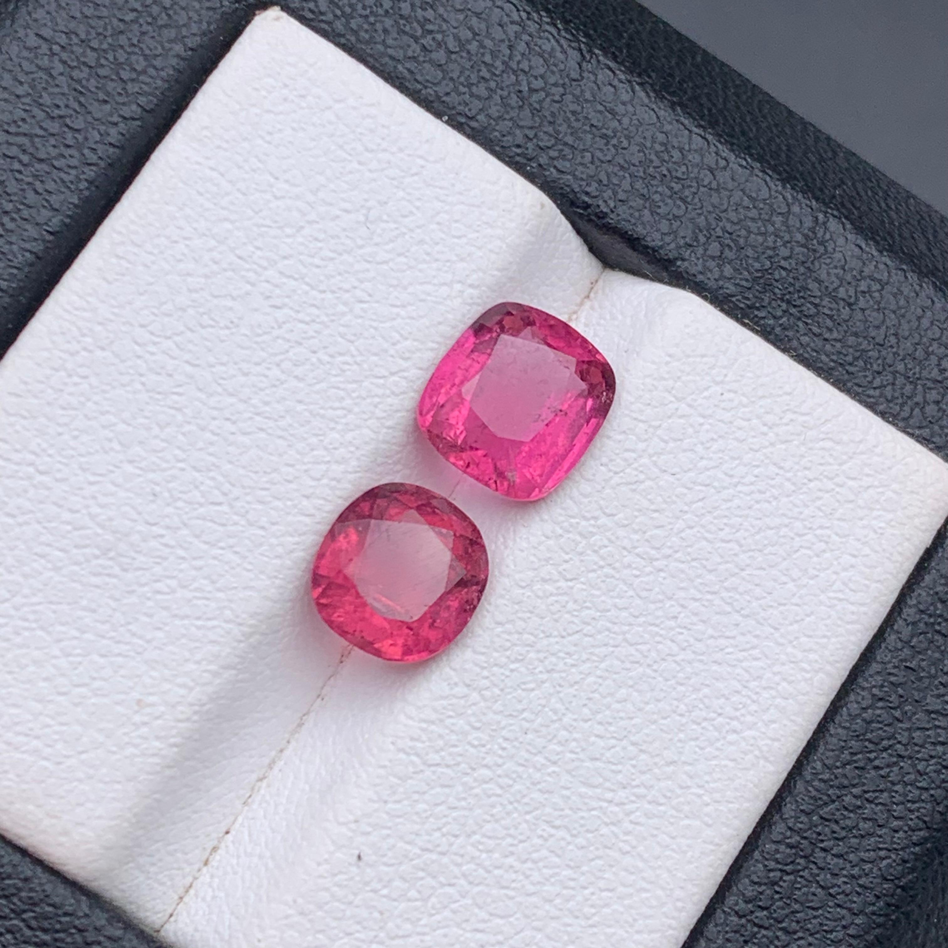 Vivid Pink Natural Tourmaline Ring, Earrings Loose Gemstones 3.40 Ct Cushion Cut In New Condition For Sale In Peshawar, PK