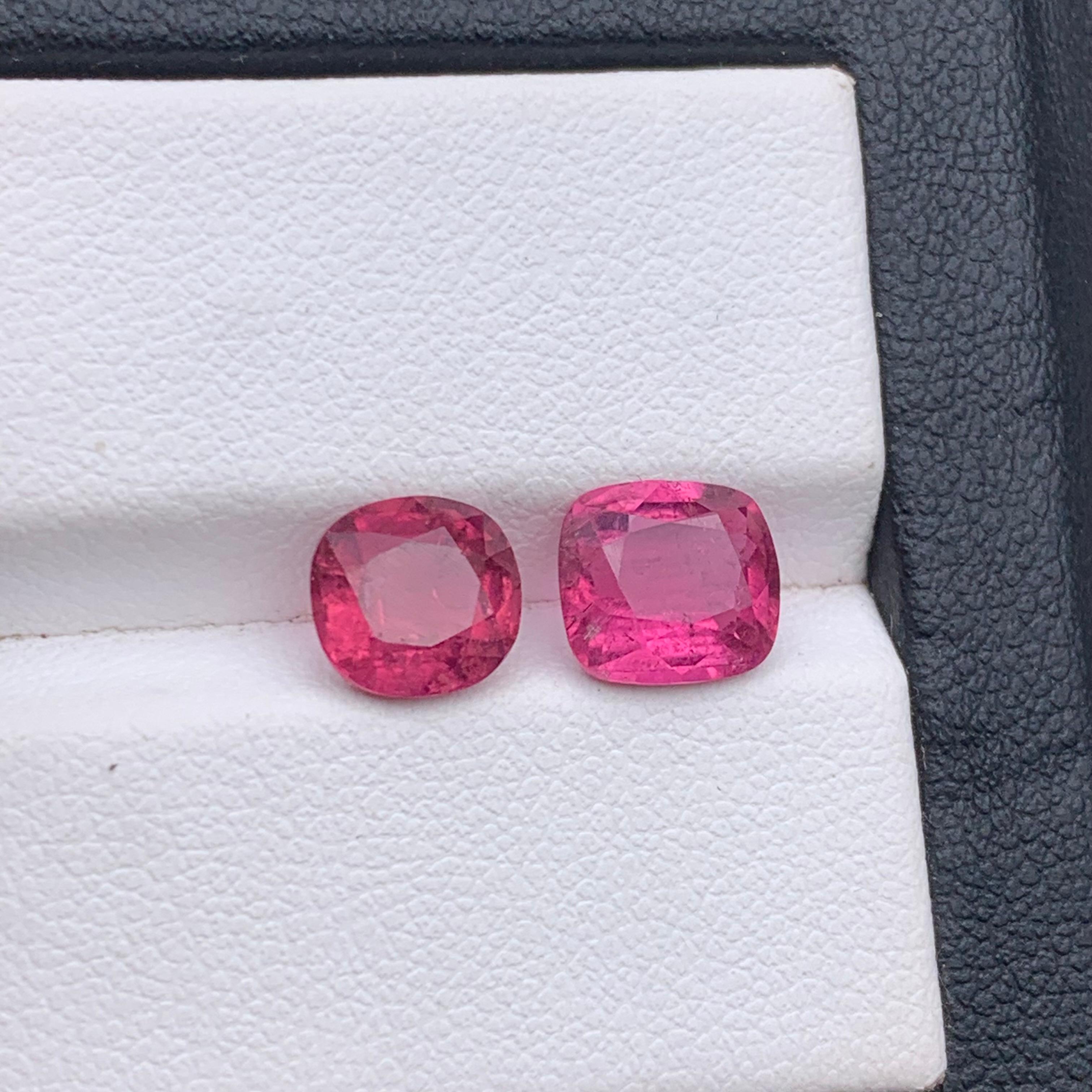 Women's or Men's Vivid Pink Natural Tourmaline Ring, Earrings Loose Gemstones 3.40 Ct Cushion Cut For Sale